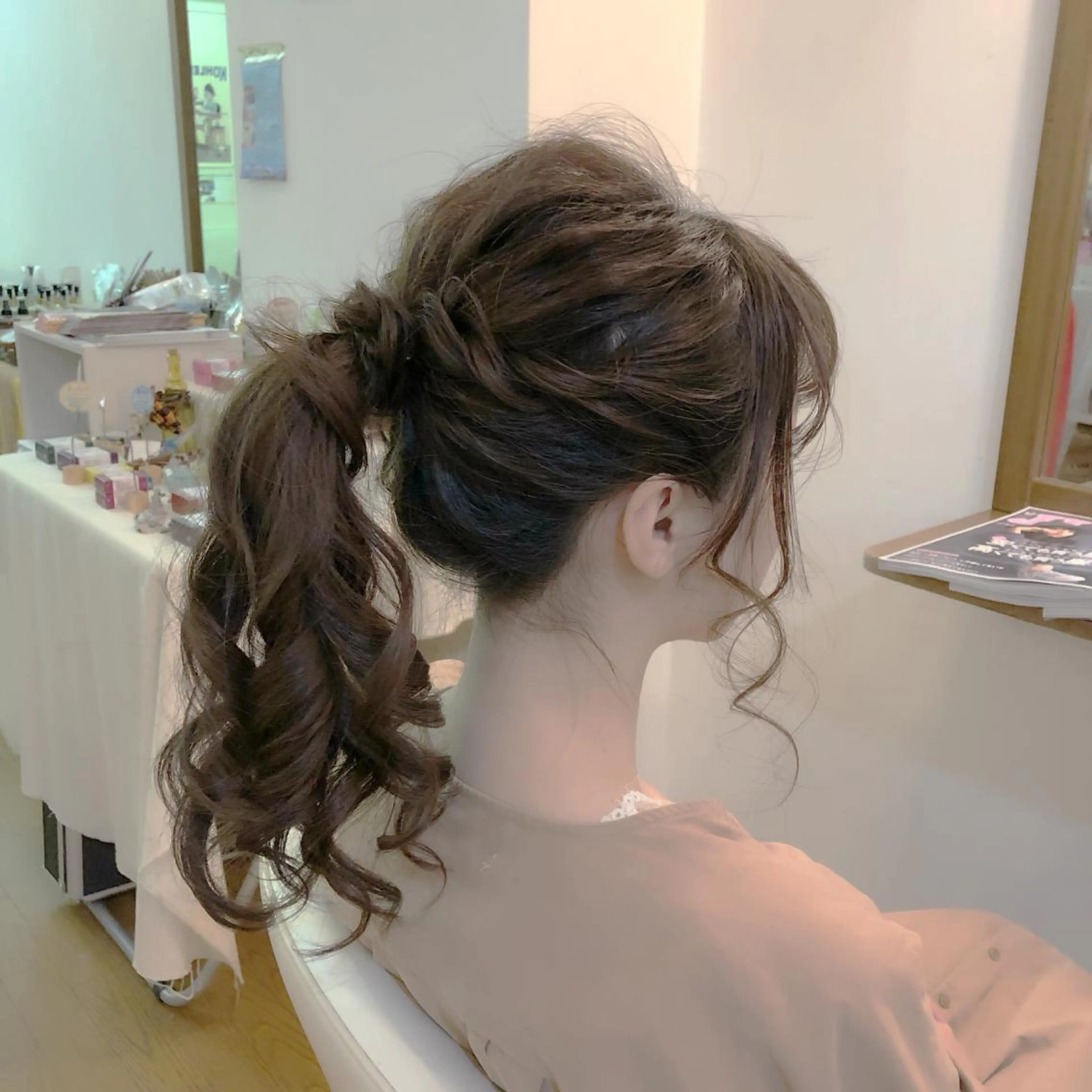 ロング ヘアアレンジ デート 塩崎 春香のヘアスタイル