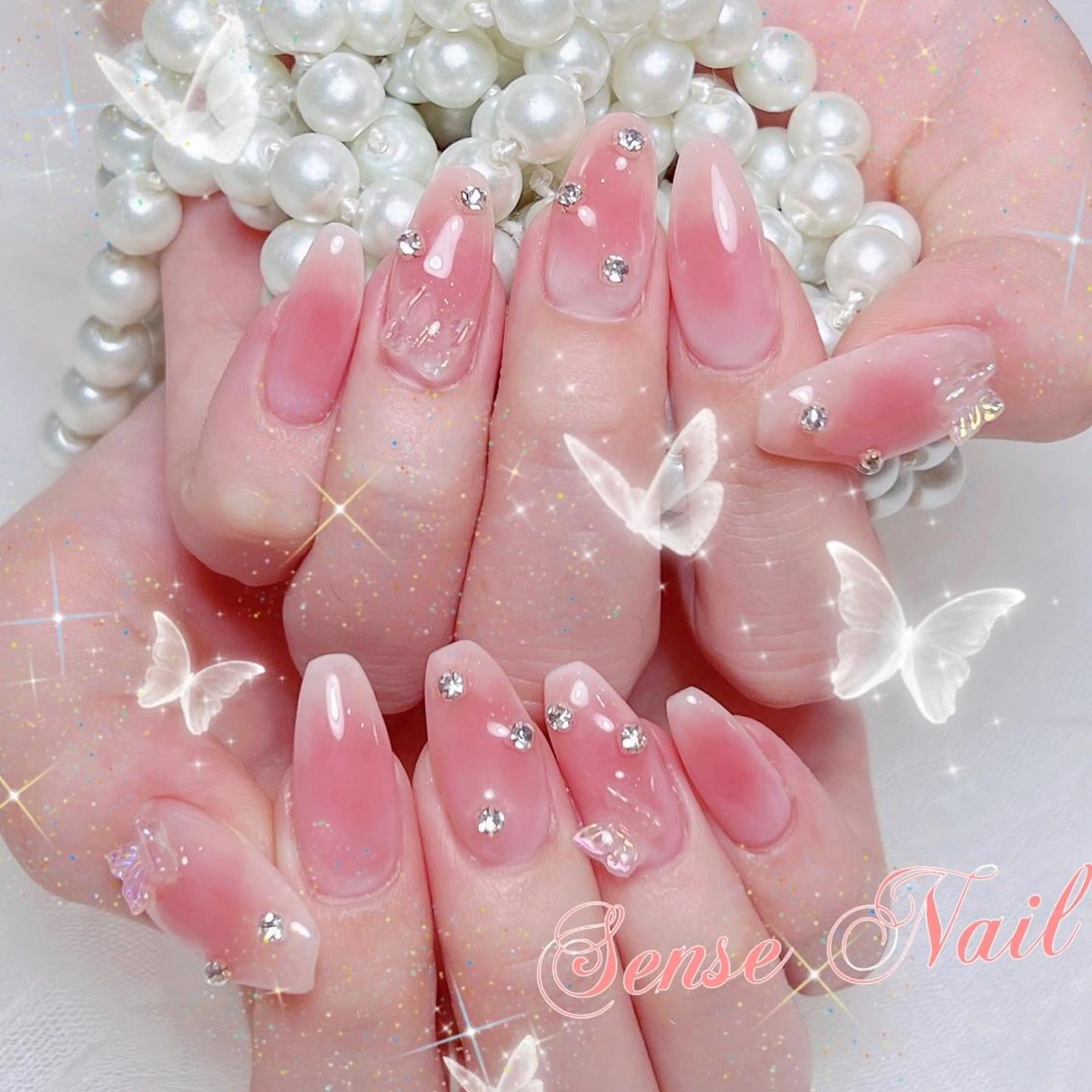 ネイル Queening 🦋のネイルデザイン