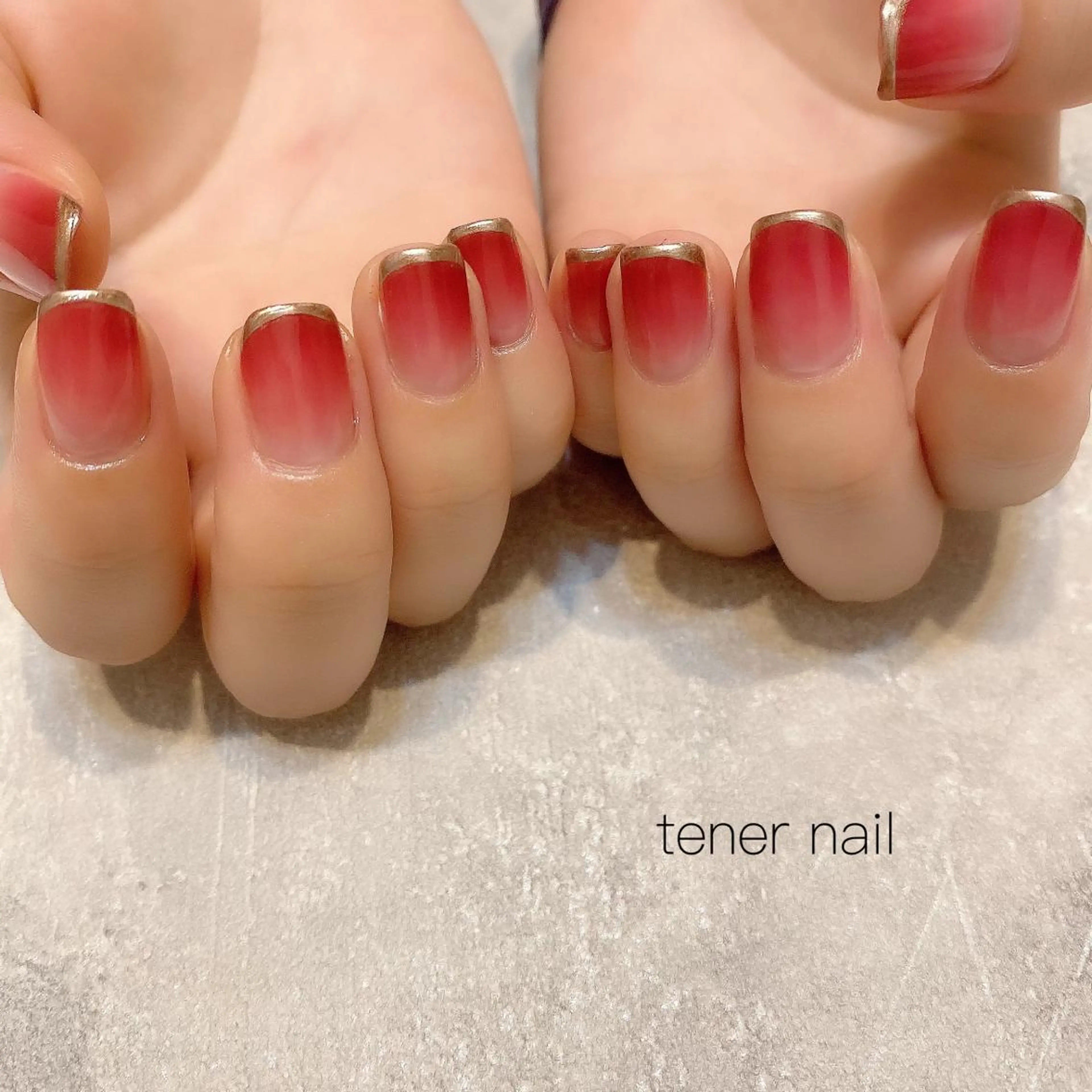 ネイル フレンチネイル ゴールド グラデーション 赤色 テネルネイル tener nailのネイルデザイン