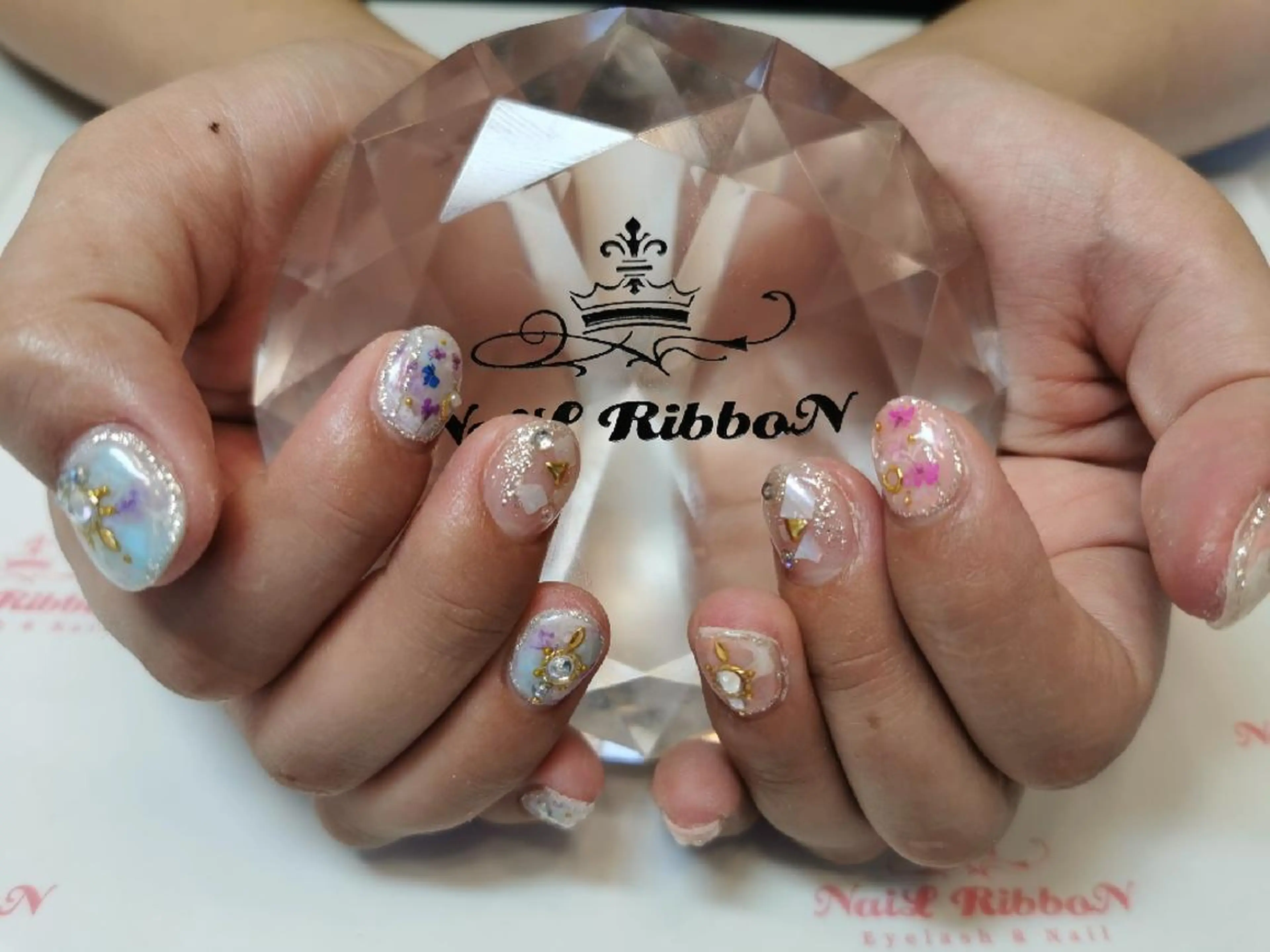 ネイル ネイルリボン 受付スタッフのネイルデザイン