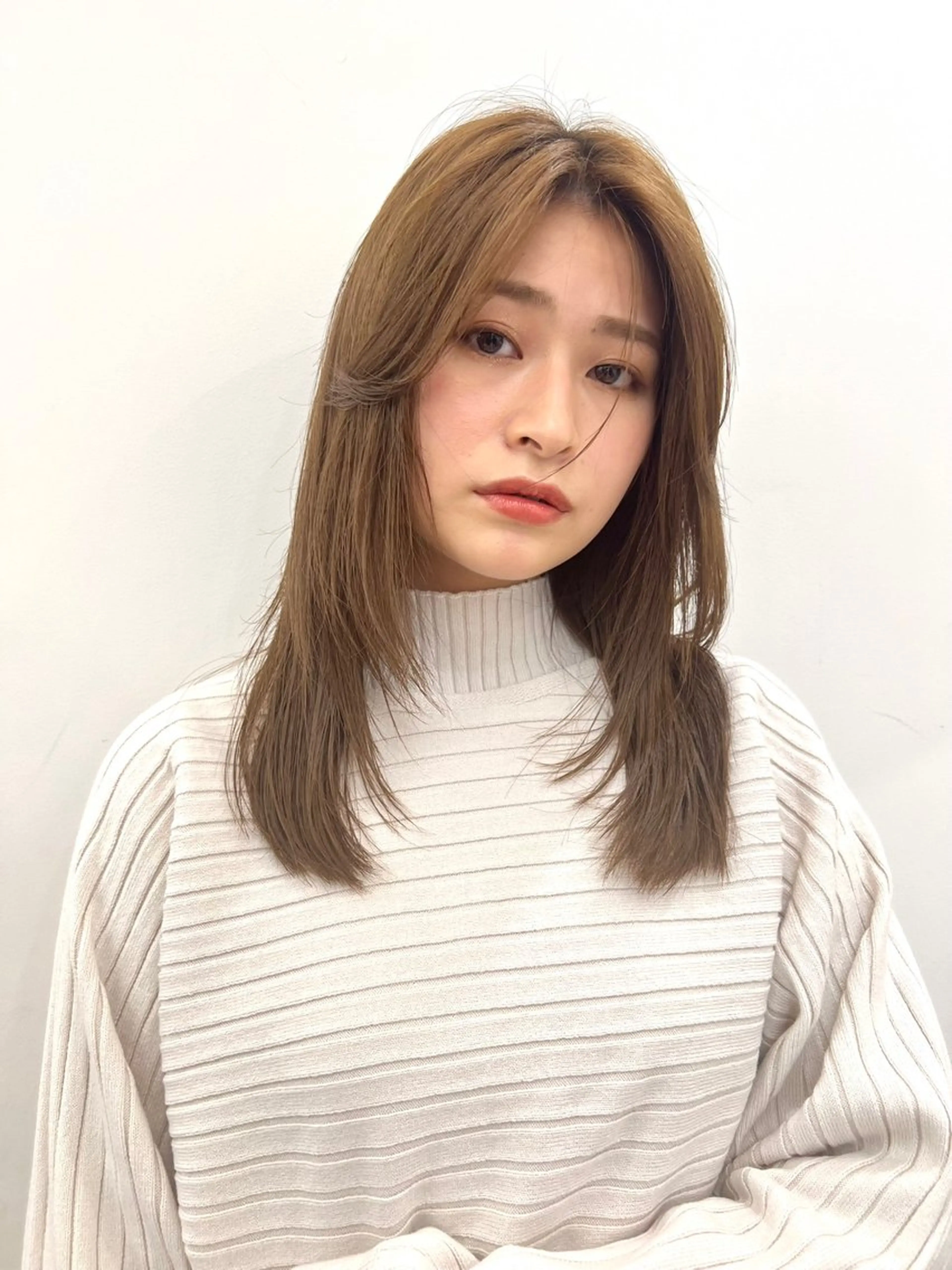 ミディアム カット ヘアカラー トリートメント ヘッドスパ/縮毛矯正 /横山陸人のヘアスタイル