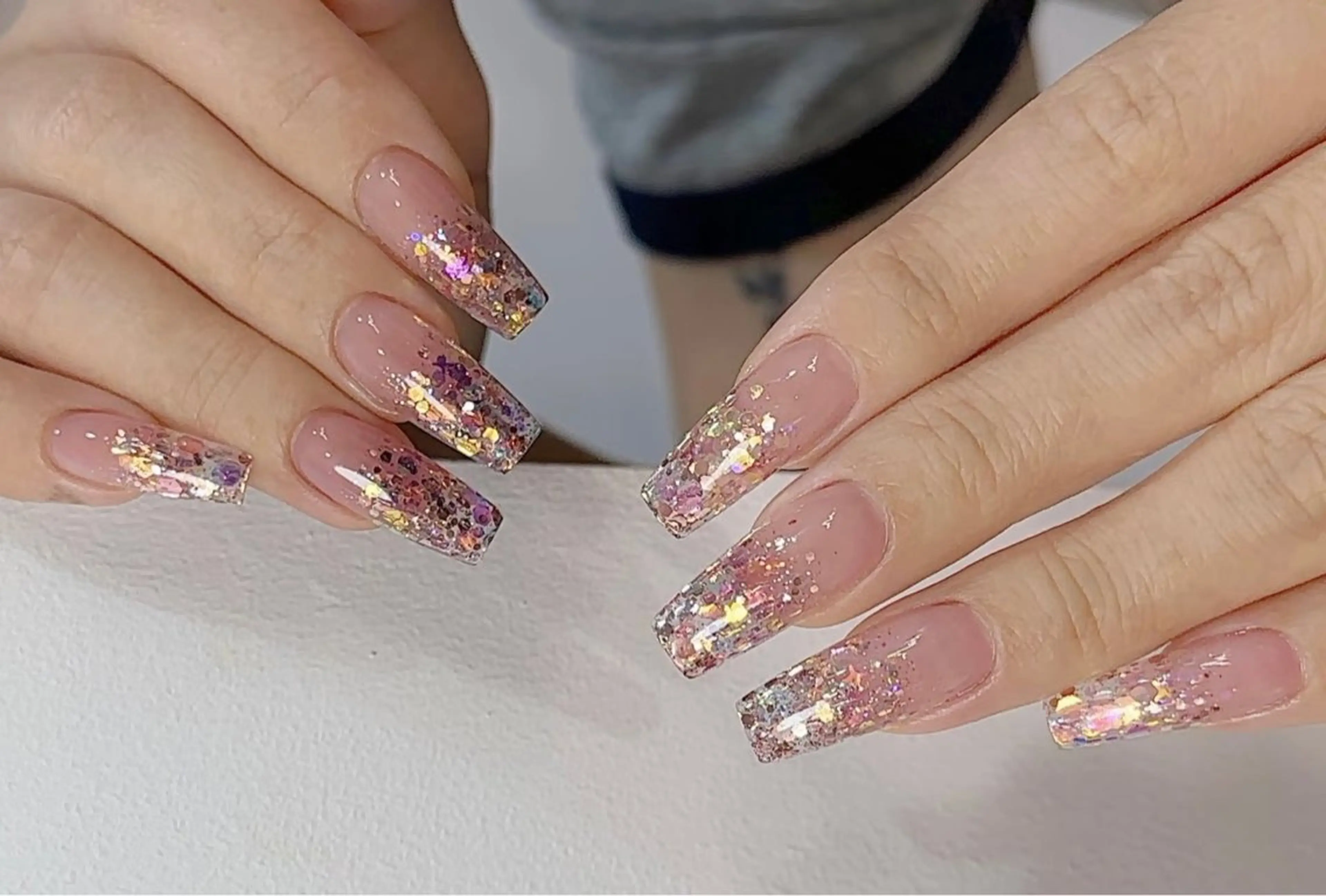 ネイル フレンチネイル ジェルネイル ガーリー グラデーション キラキラネイル ハンドネイル Liora nail スカルプ専門店のネイルデザイン