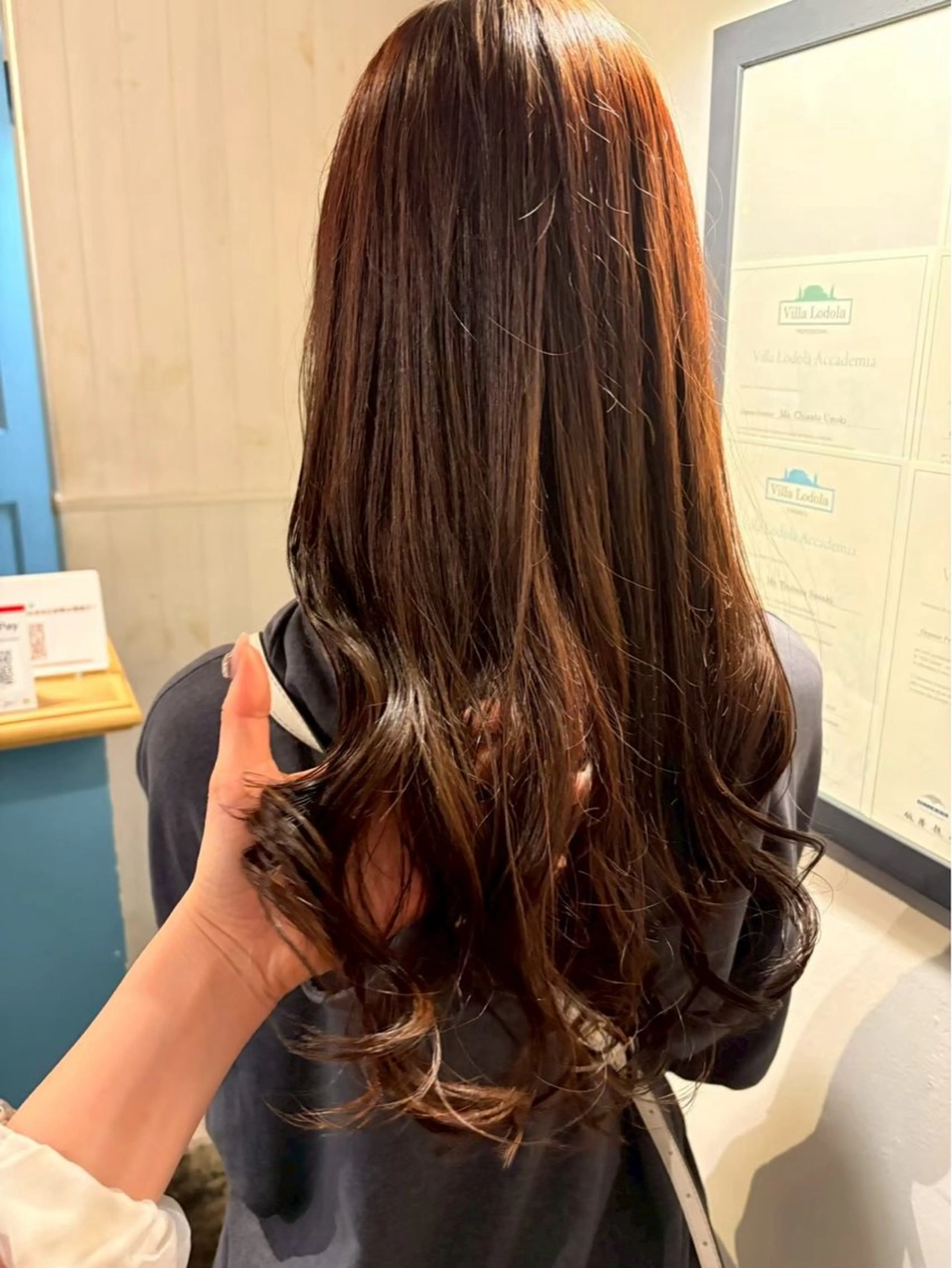 ロング ヘアカラー 柿本 ひなのヘアスタイル