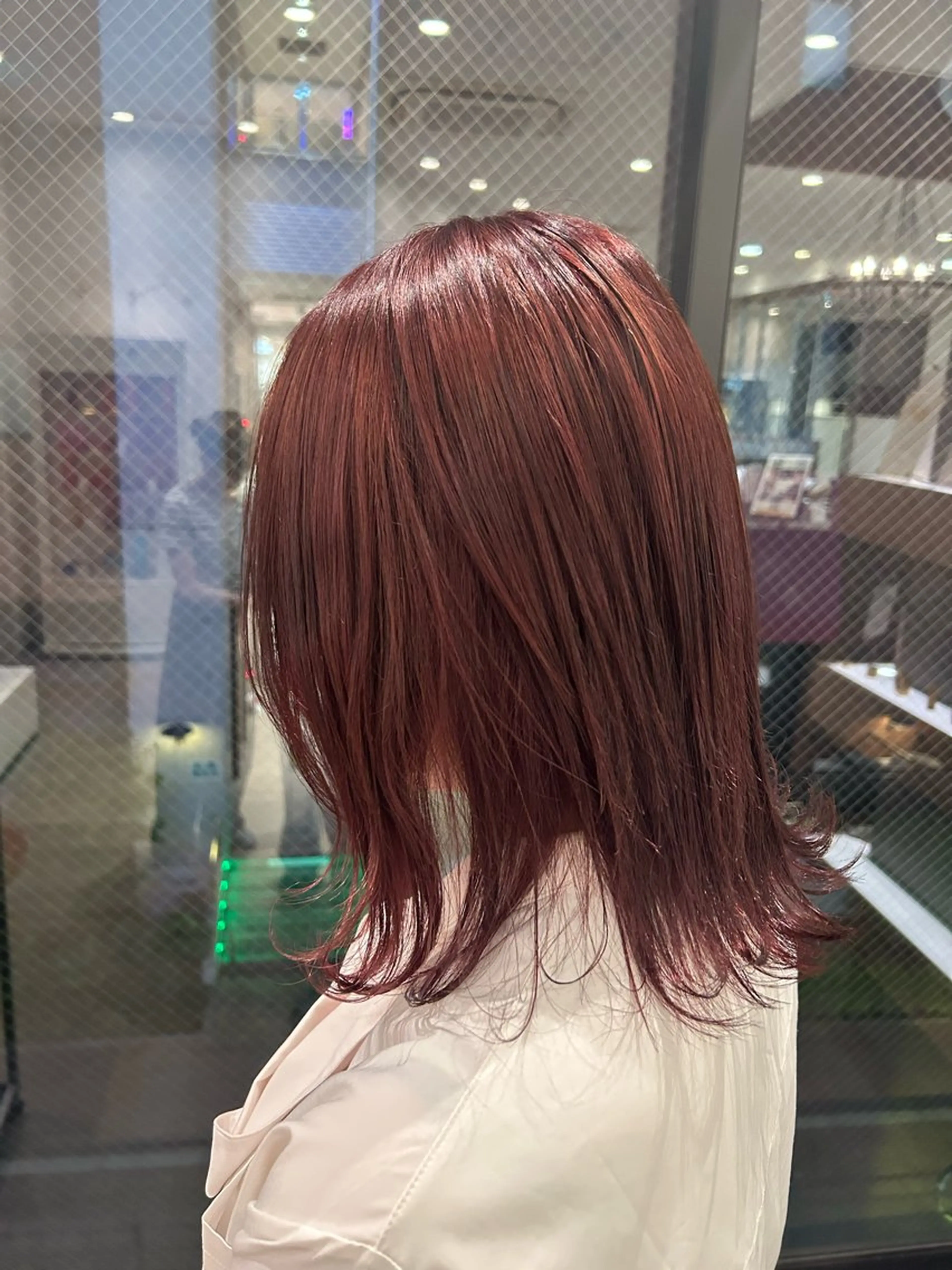 ミディアム カラー 京野 美月のヘアスタイル