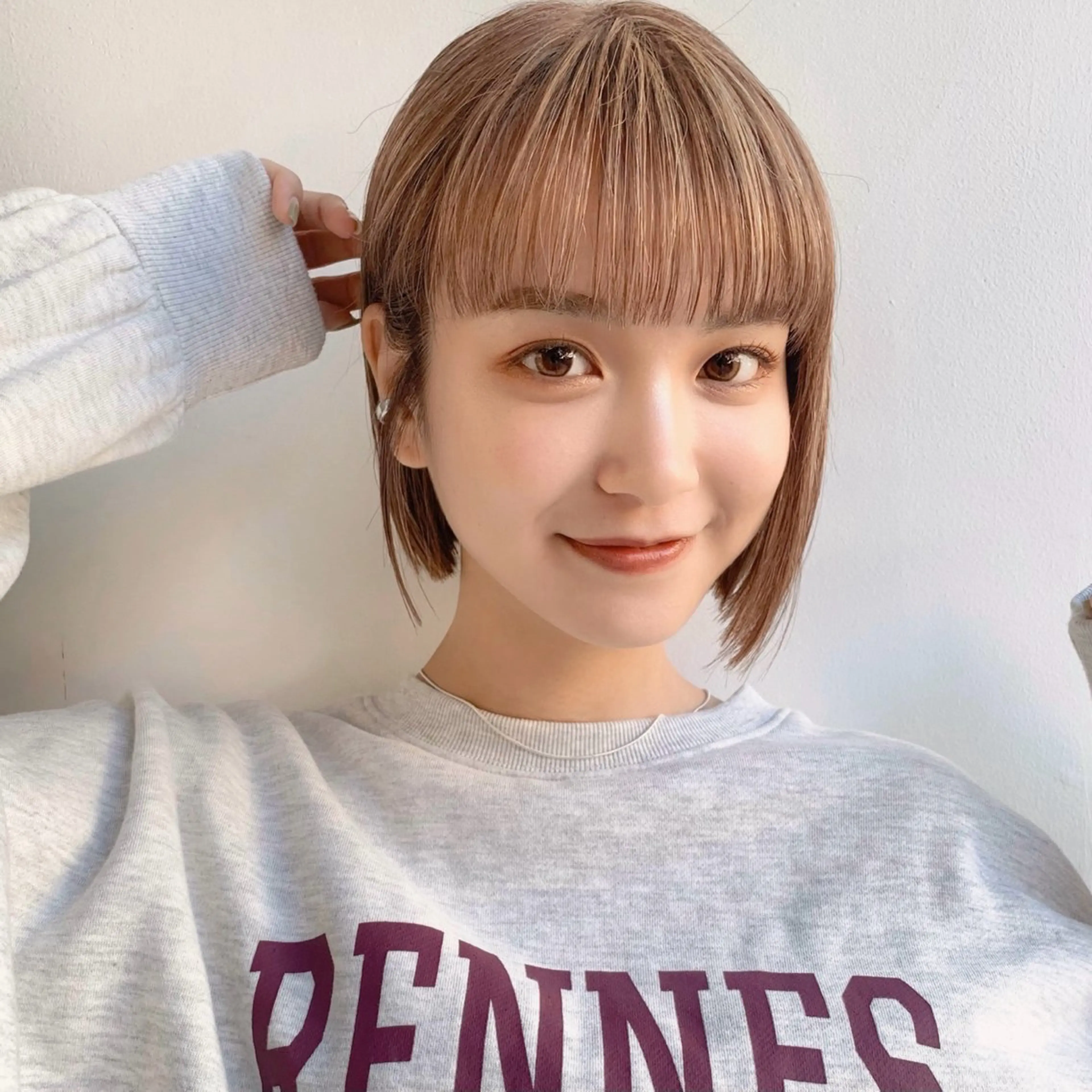 ショート カラー ヘアアレンジ 切りっぱなしボブ ベージュカラー ミルクティーベージュ ボブ パーマ/暖色/ボブ イワタテ🇰🇷のヘアスタイル