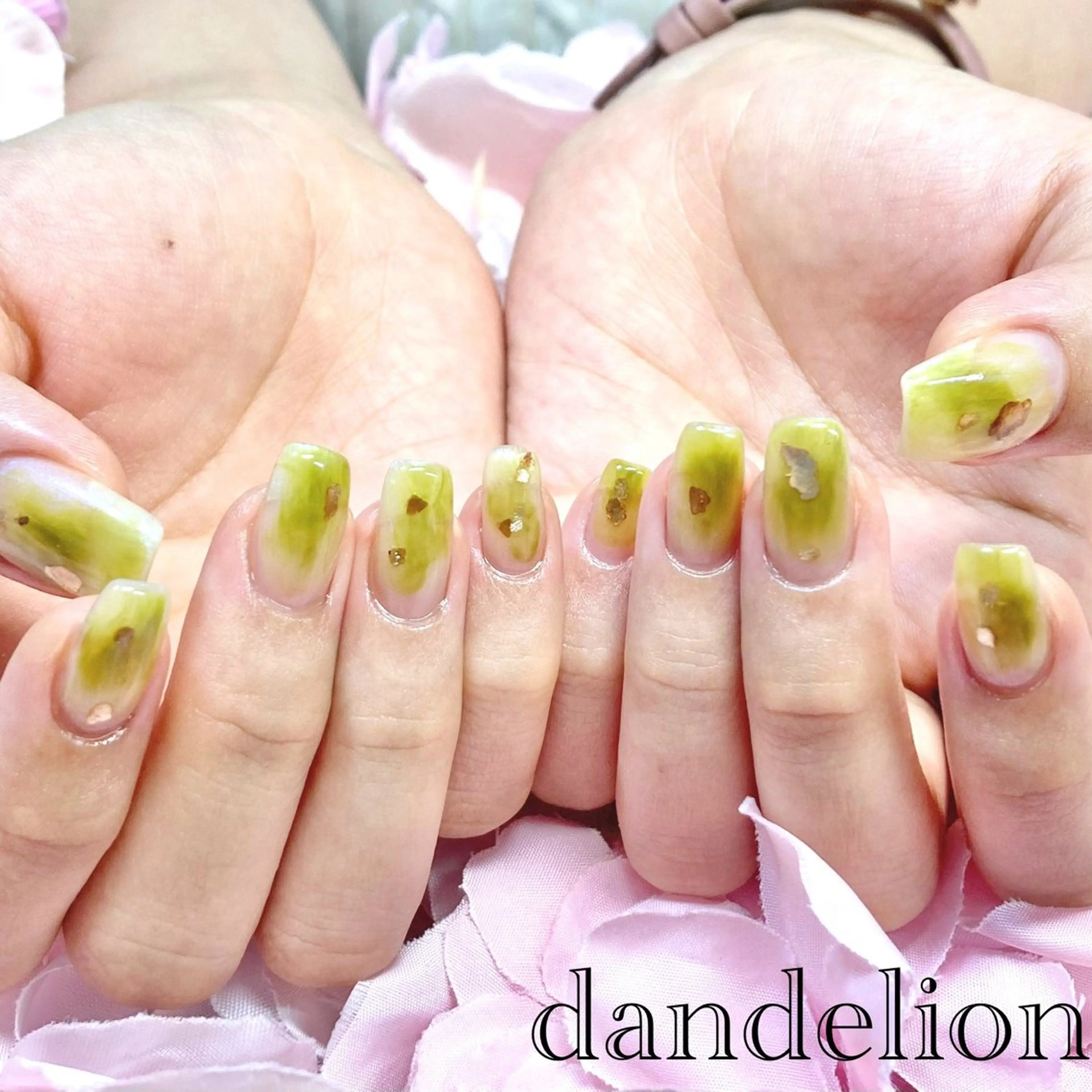 ネイル ハンドネイル ハンドケア dandelion ダンデライオンのネイルデザイン