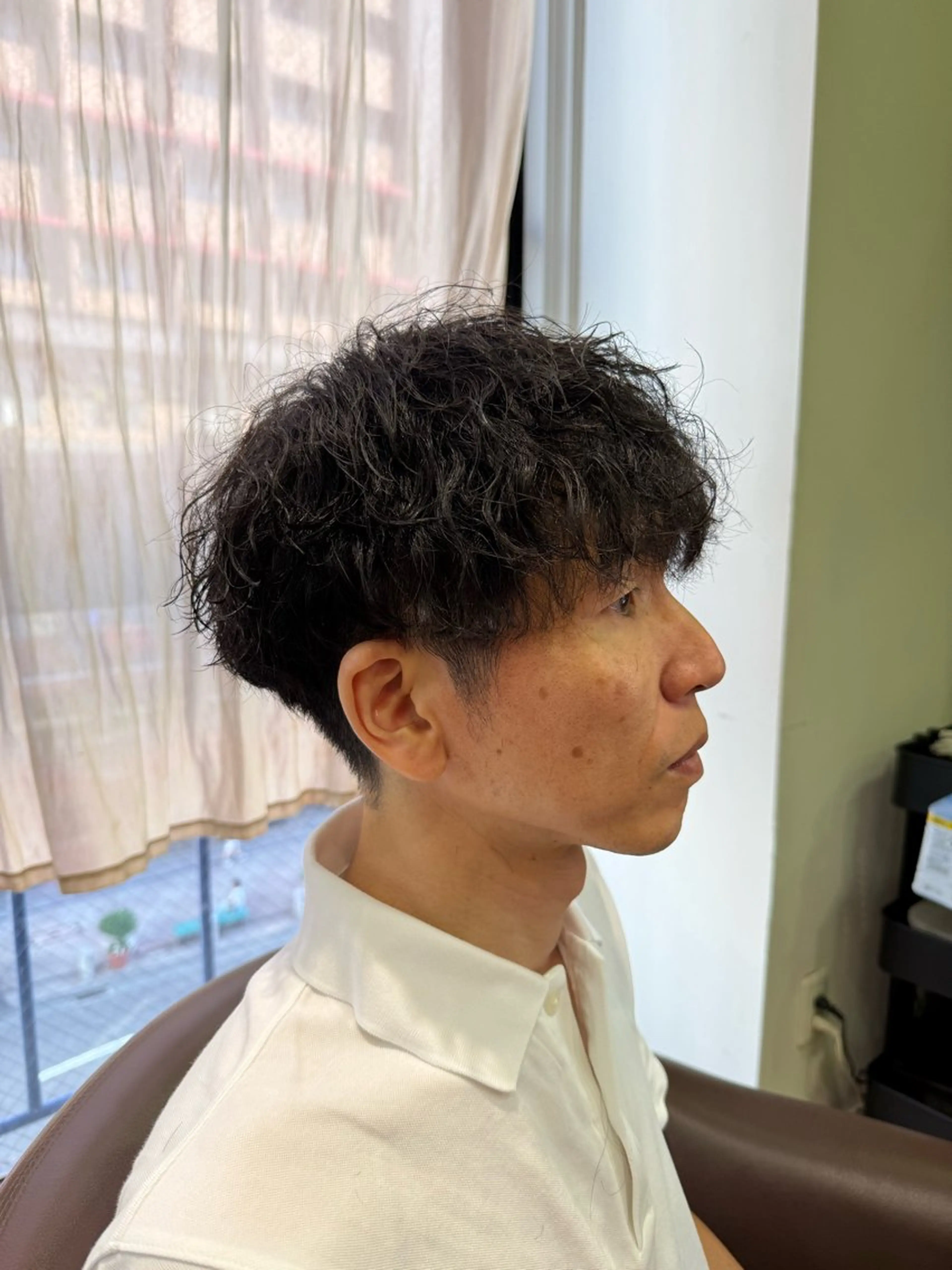 ショート パーマ メンズ 溝口 槙里也のヘアスタイル