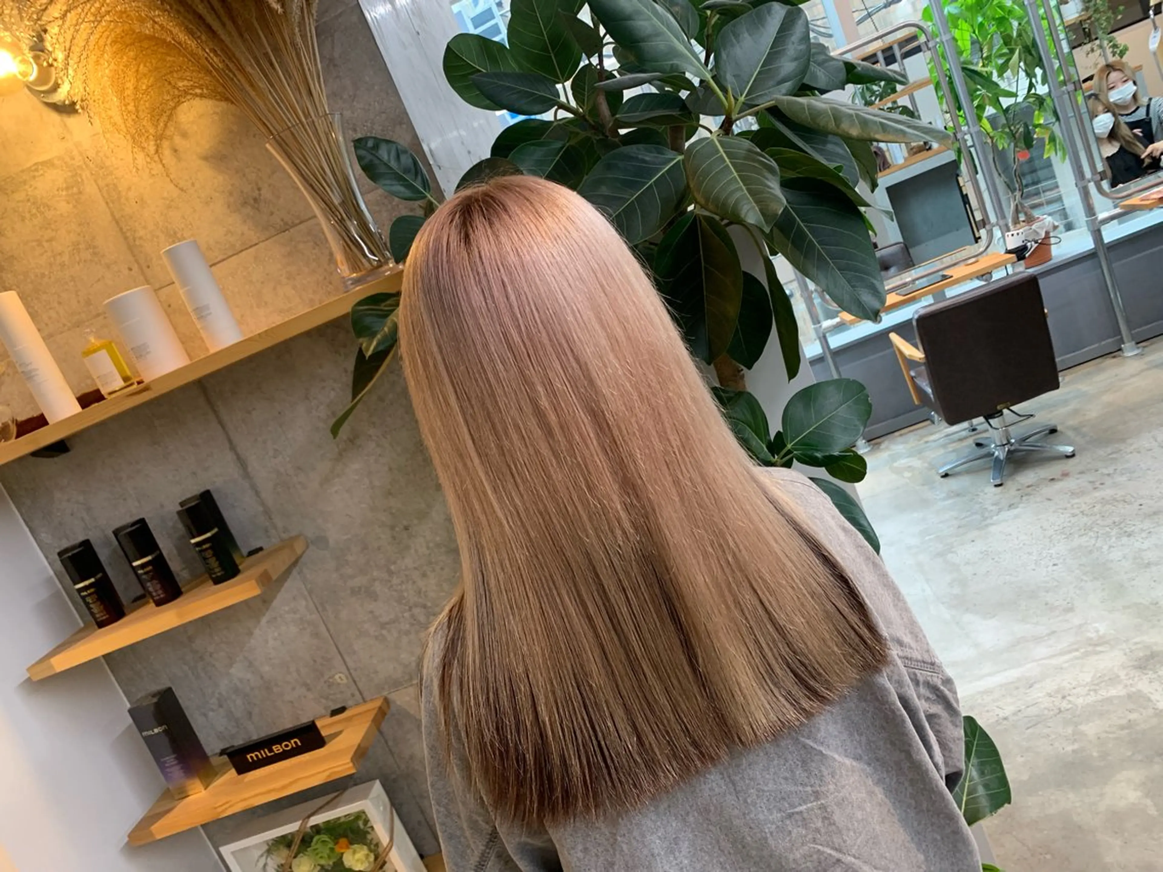 セミロング カラー ヘアカラー トリートメント 天野 開のヘアスタイル