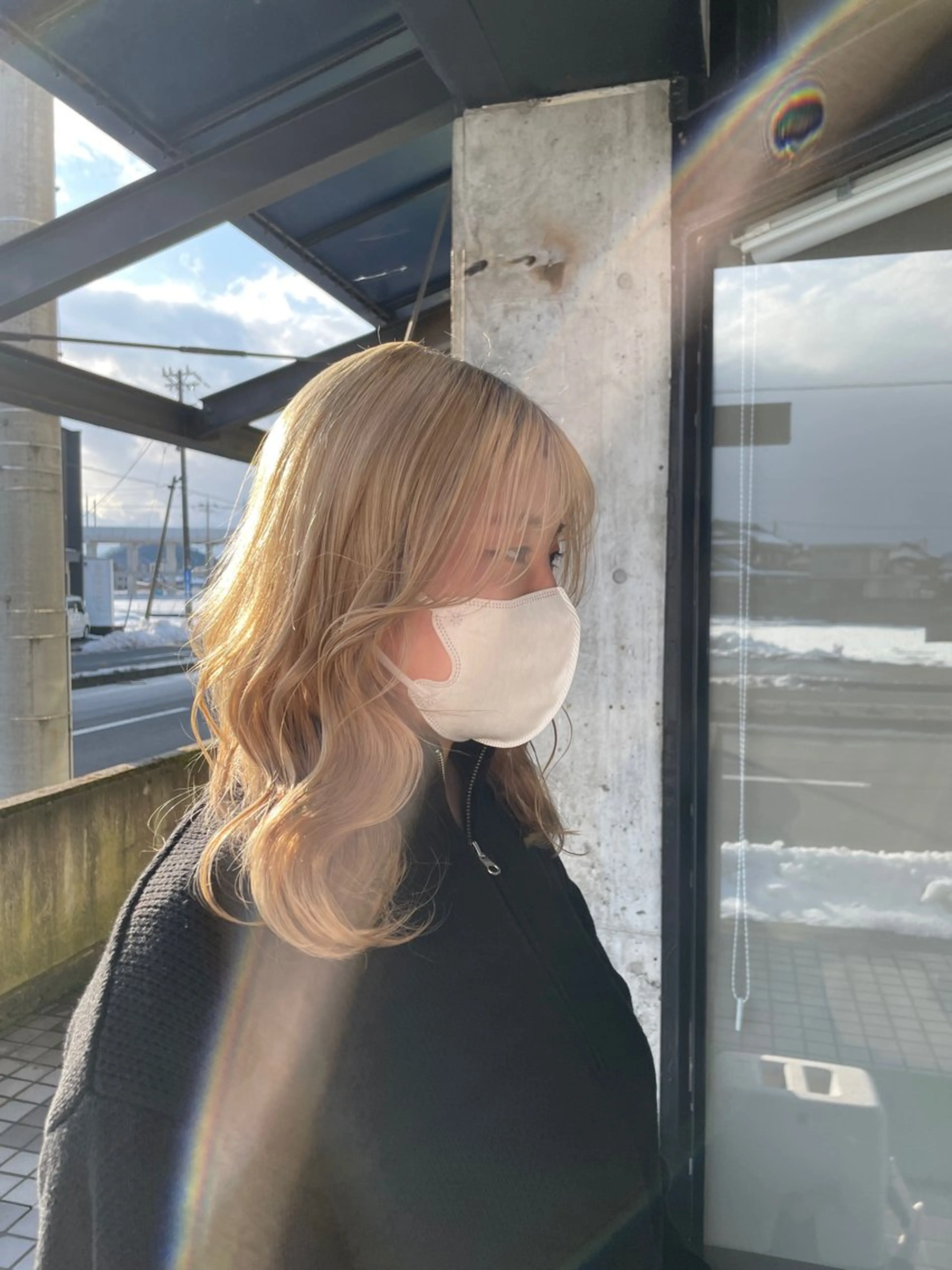 ミディアム 顔まわりレイヤー レイヤーカット マキノ キョウカのヘアスタイル