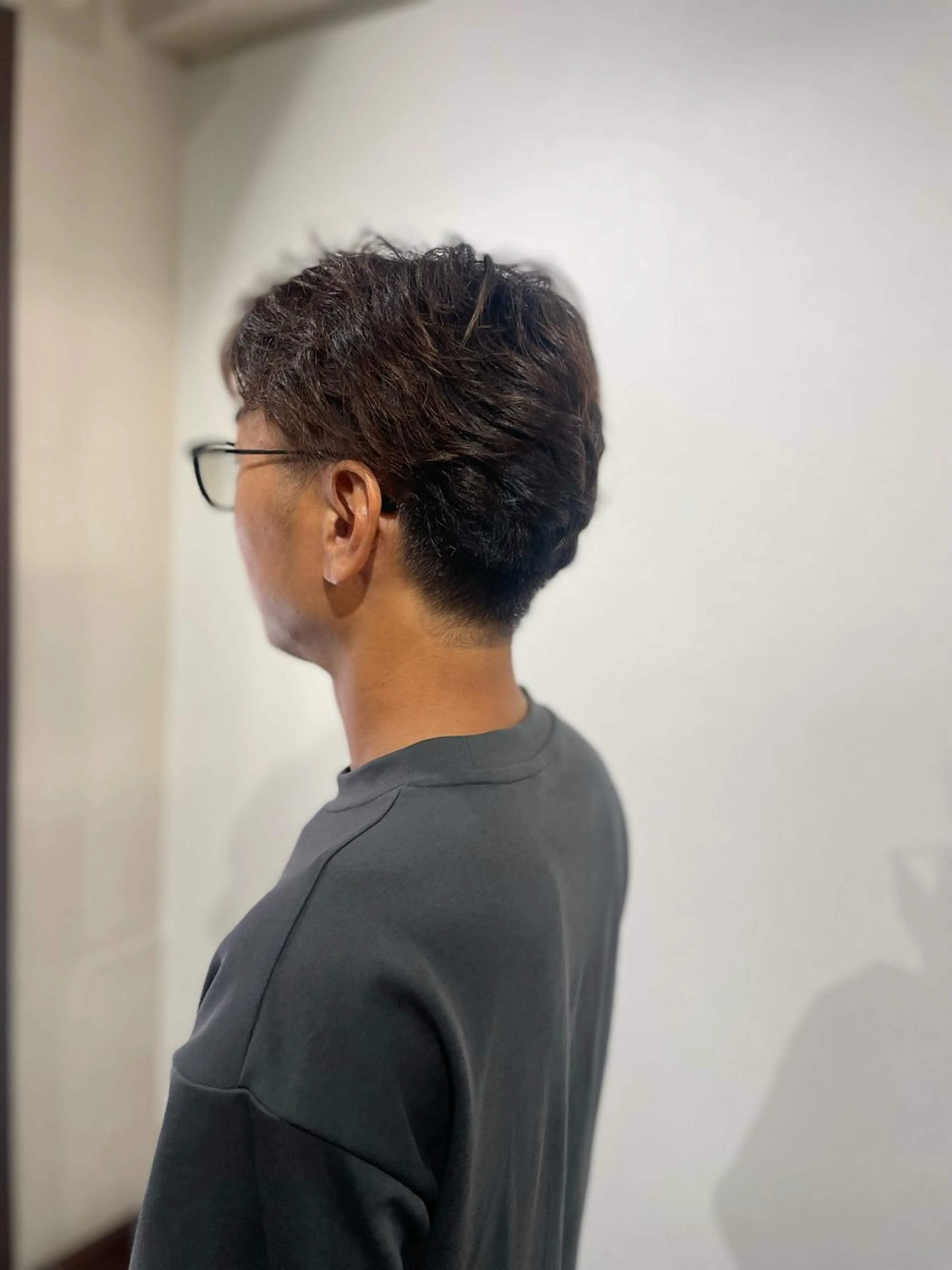 ショート パーマ メンズ メンズブリーチ メンズパーマ ケアカラー 髪質改善 ニュアンスパーマ 流行メンズスタイル ren✂︎のヘアスタイル