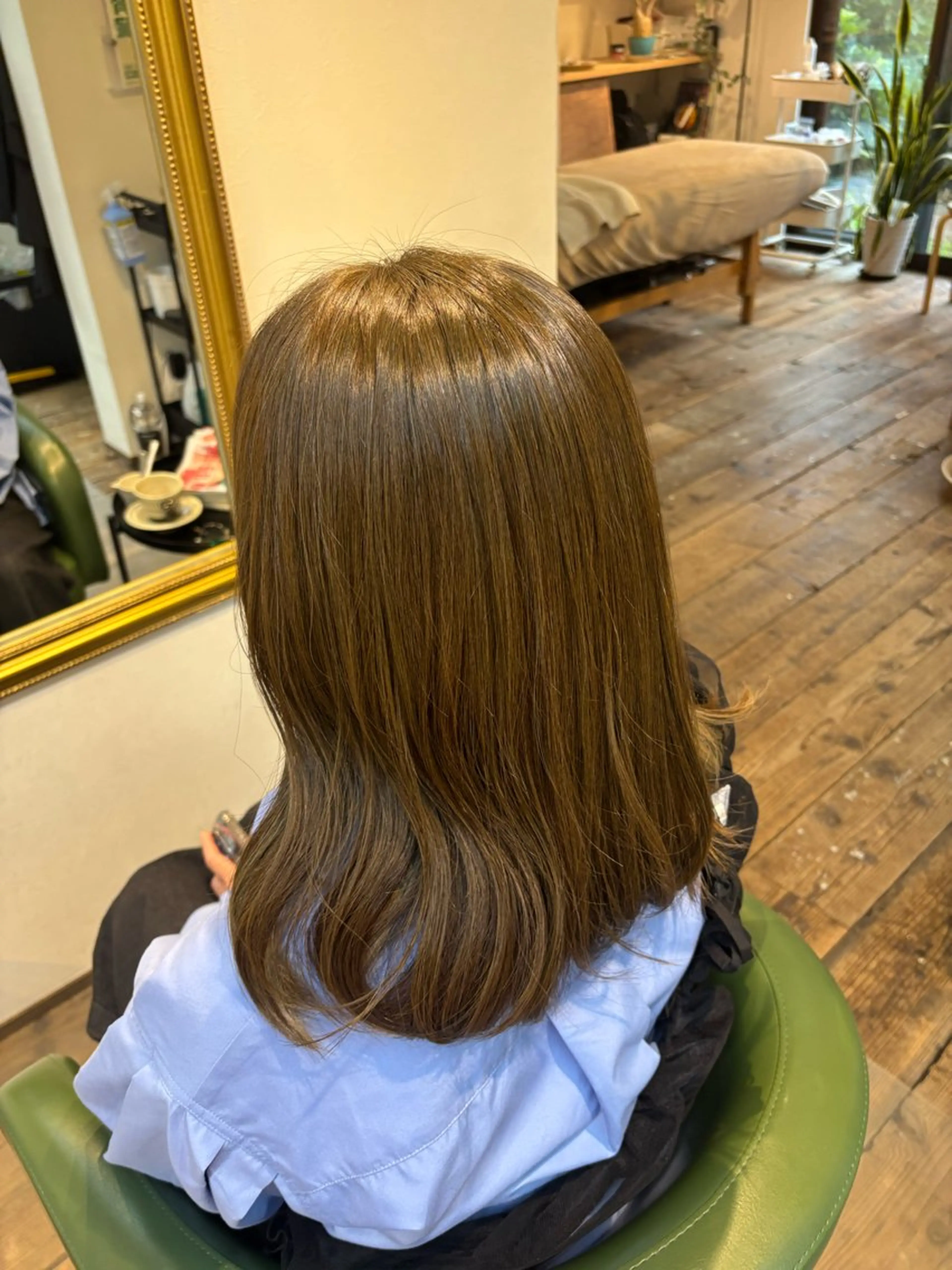 カラー 見澤 優音のヘアスタイル