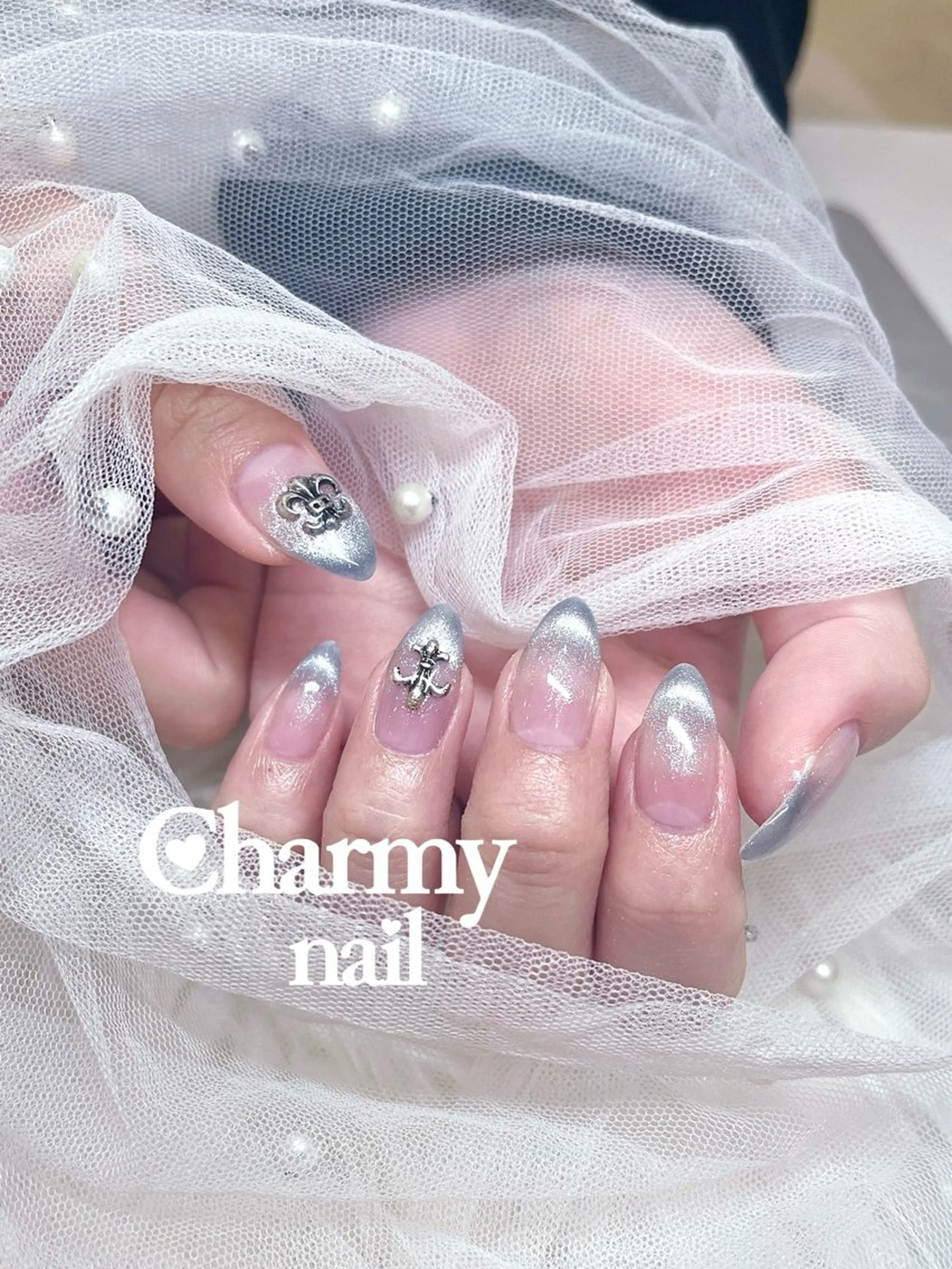 ネイル フレンチネイル マグネットネイル マグネットフレンチ ハンドネイル ハンドケア Charmy nail（シェアサロン La Chou Chou内）所属・Charmynail ♡のネイルデザイン