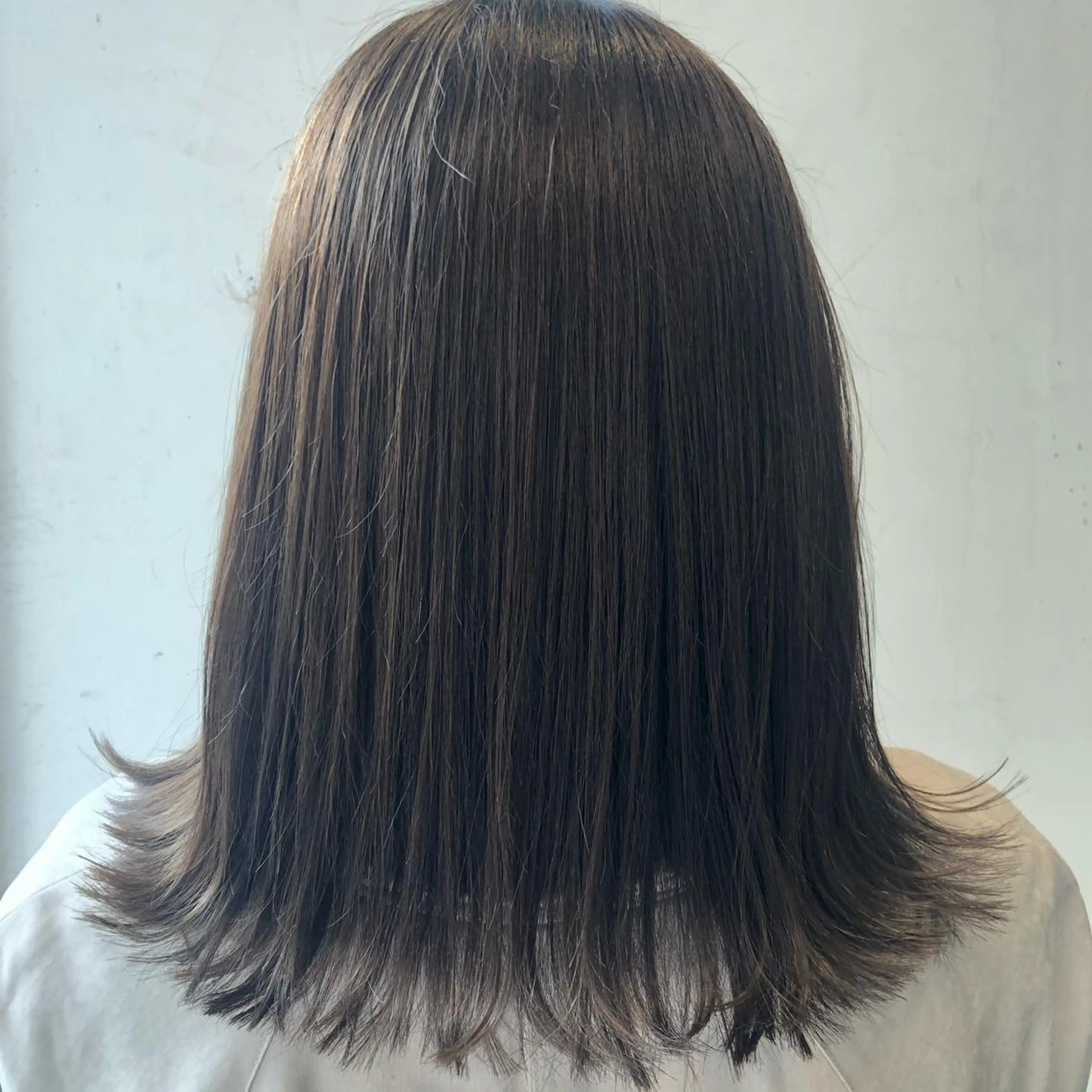 ミディアム カラー アッシュ アッシュグレー アッシュグレージュ グレージュ 切りっぱなしロブ 💚 nao💚のヘアスタイル