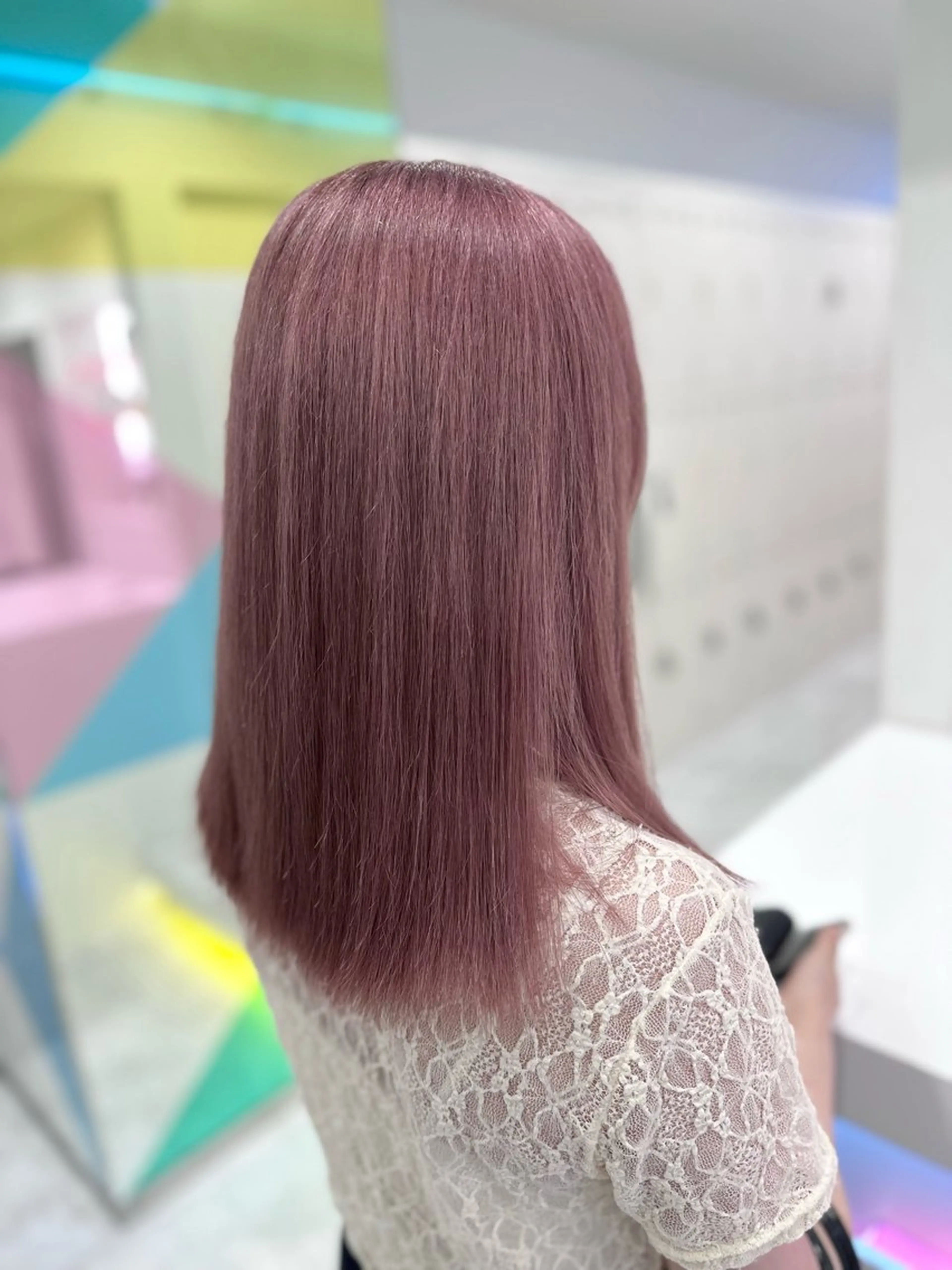セミロング カラー ヘアアレンジ ベージュカラー ピンクカラー ピンクベージュ 韓国風ヘア 🫧モテる💗ダメー ジレスハイトーン🫧のヘアスタイル