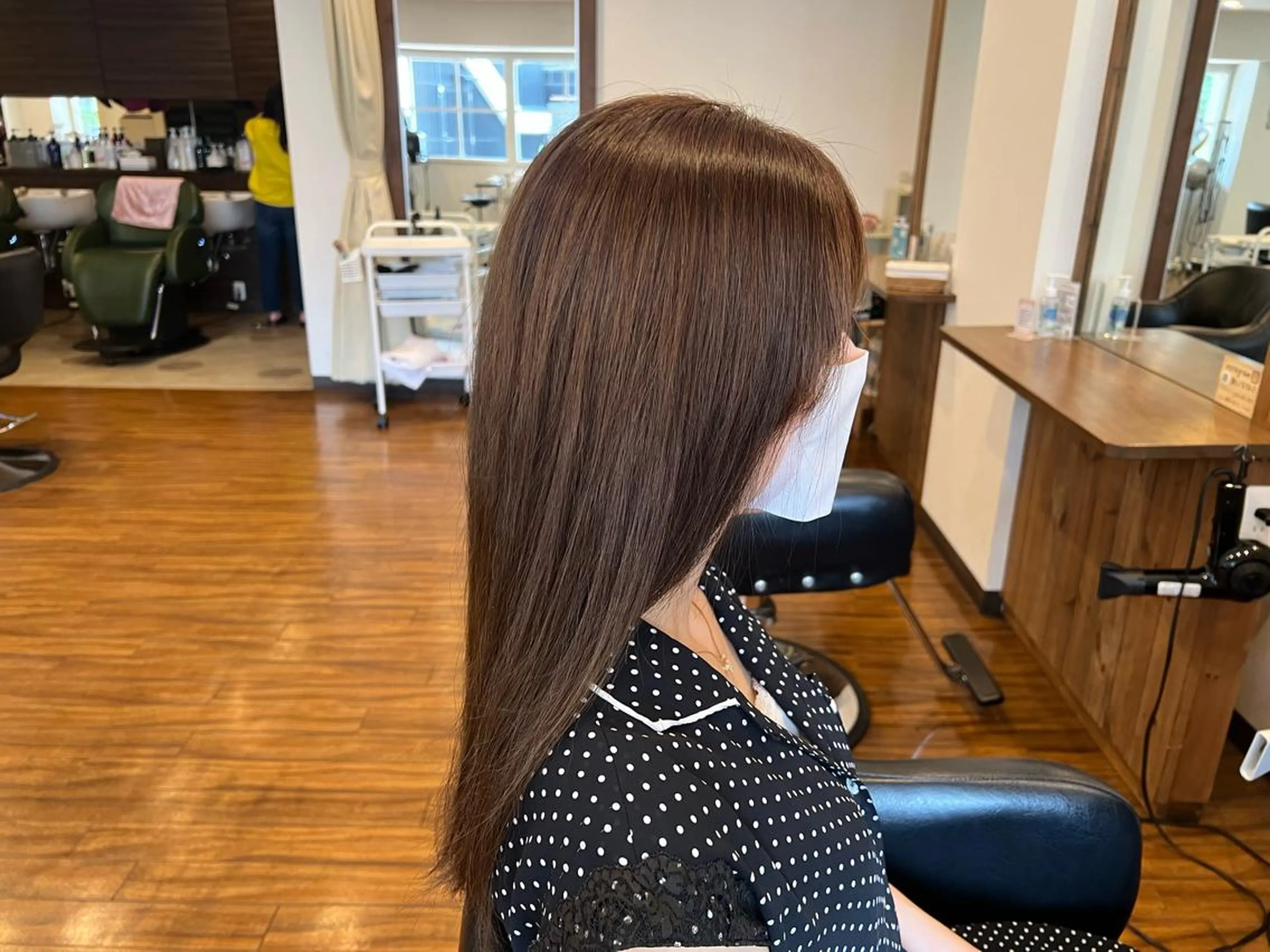 カラー 馬場 麻奈美のヘアスタイル