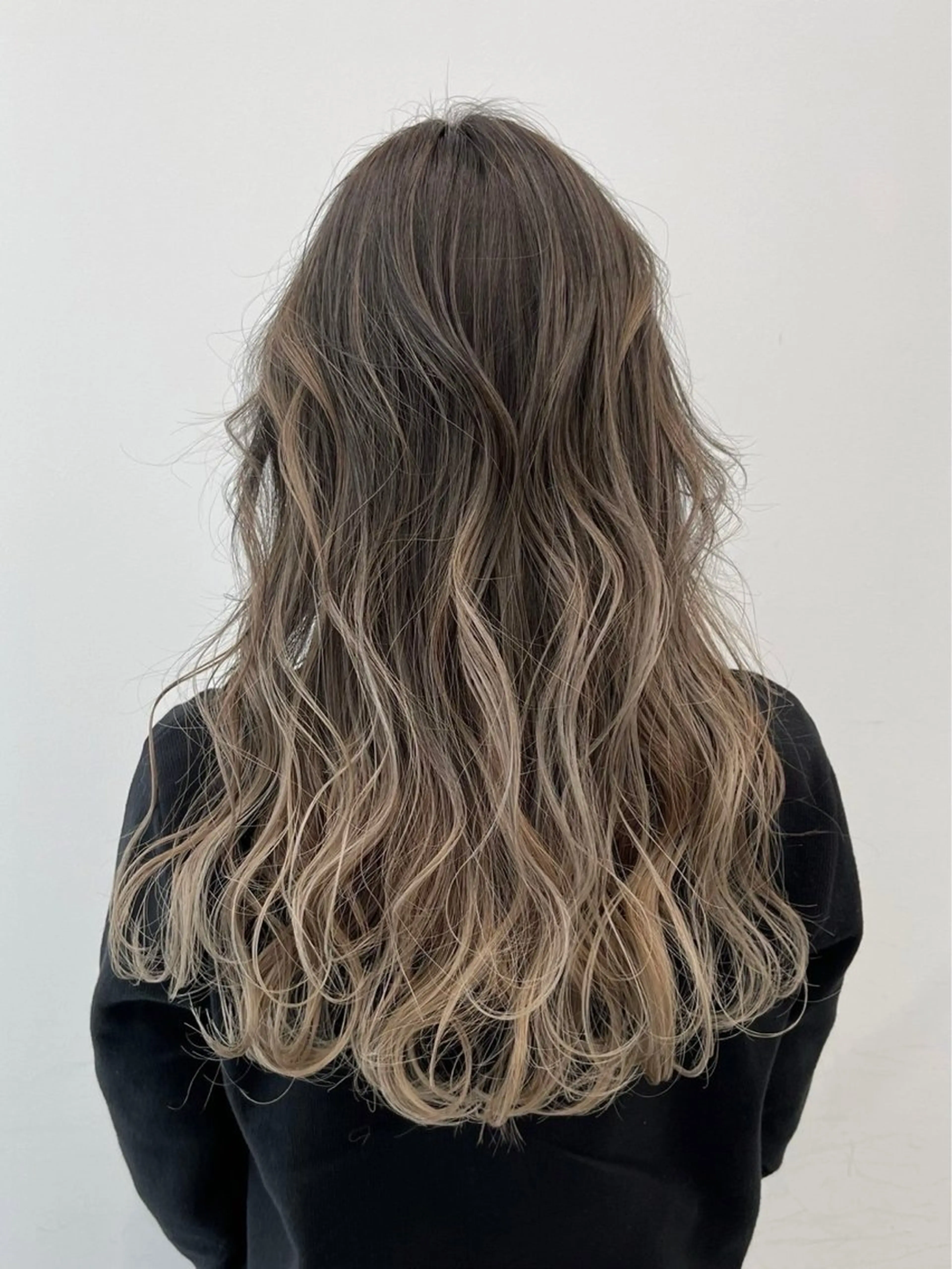 ロング カラー ベージュカラー ブリーチ ケアブリーチ ハイライトカラー ハイライト 平日オススメ✨ プチプラ✨山下のヘアスタイル