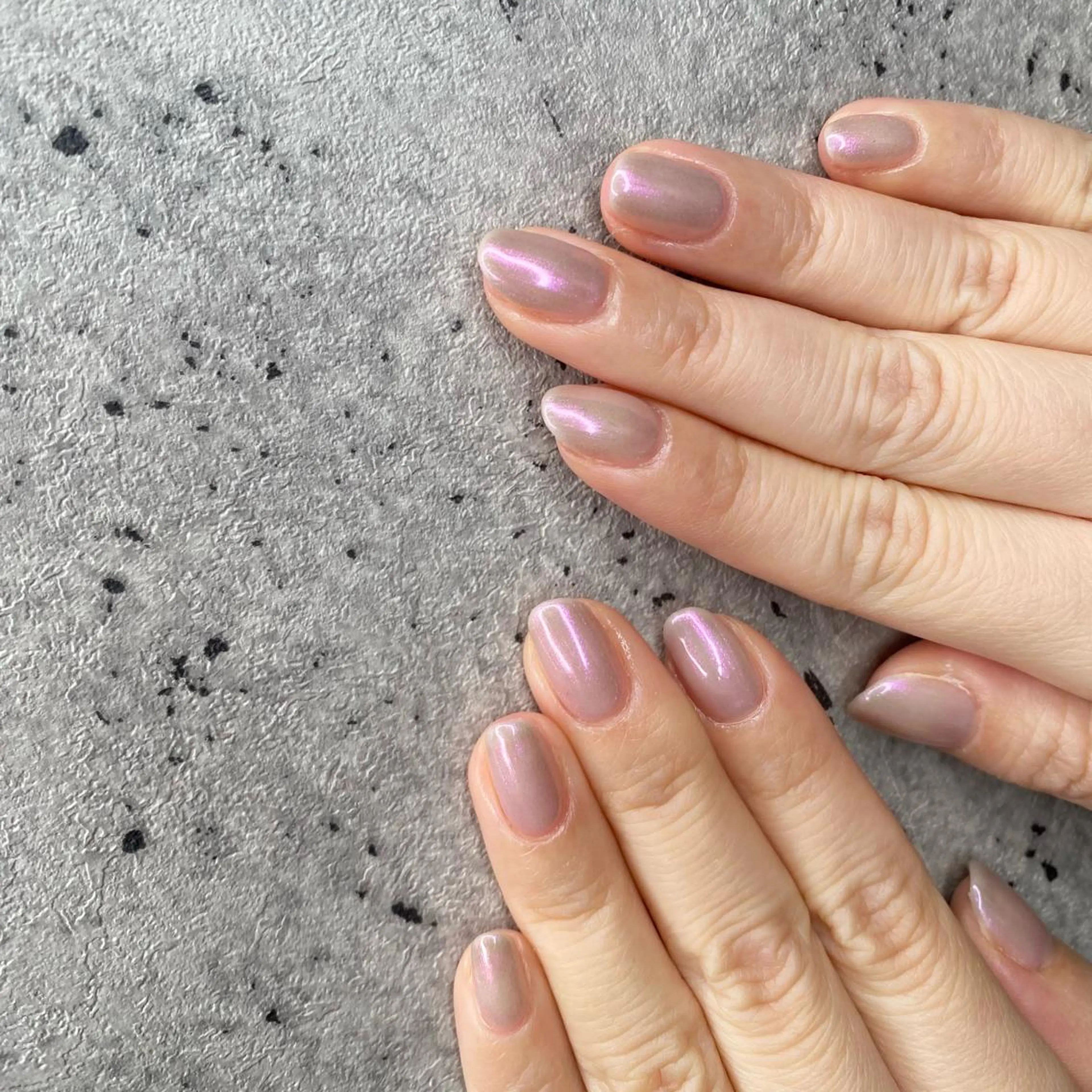 ネイル マグネットネイル ピンク ハンドネイル Meviy所属・Meviy （メヴィー）のマツエク・マツパデザイン