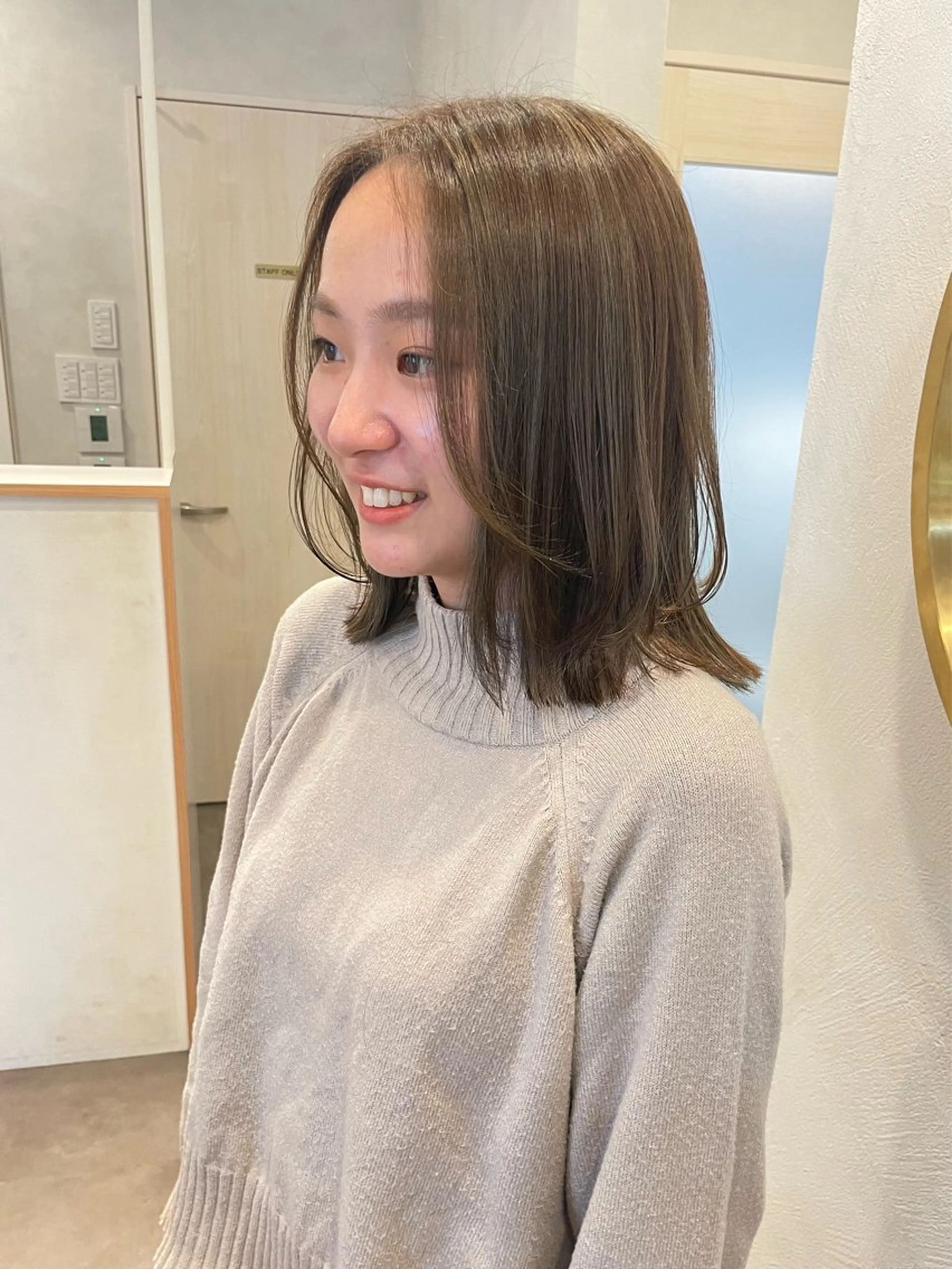 ミディアム カラー ベージュカラー ハイライトカラー ハイライト kako ／透明感カラー🤍のヘアスタイル