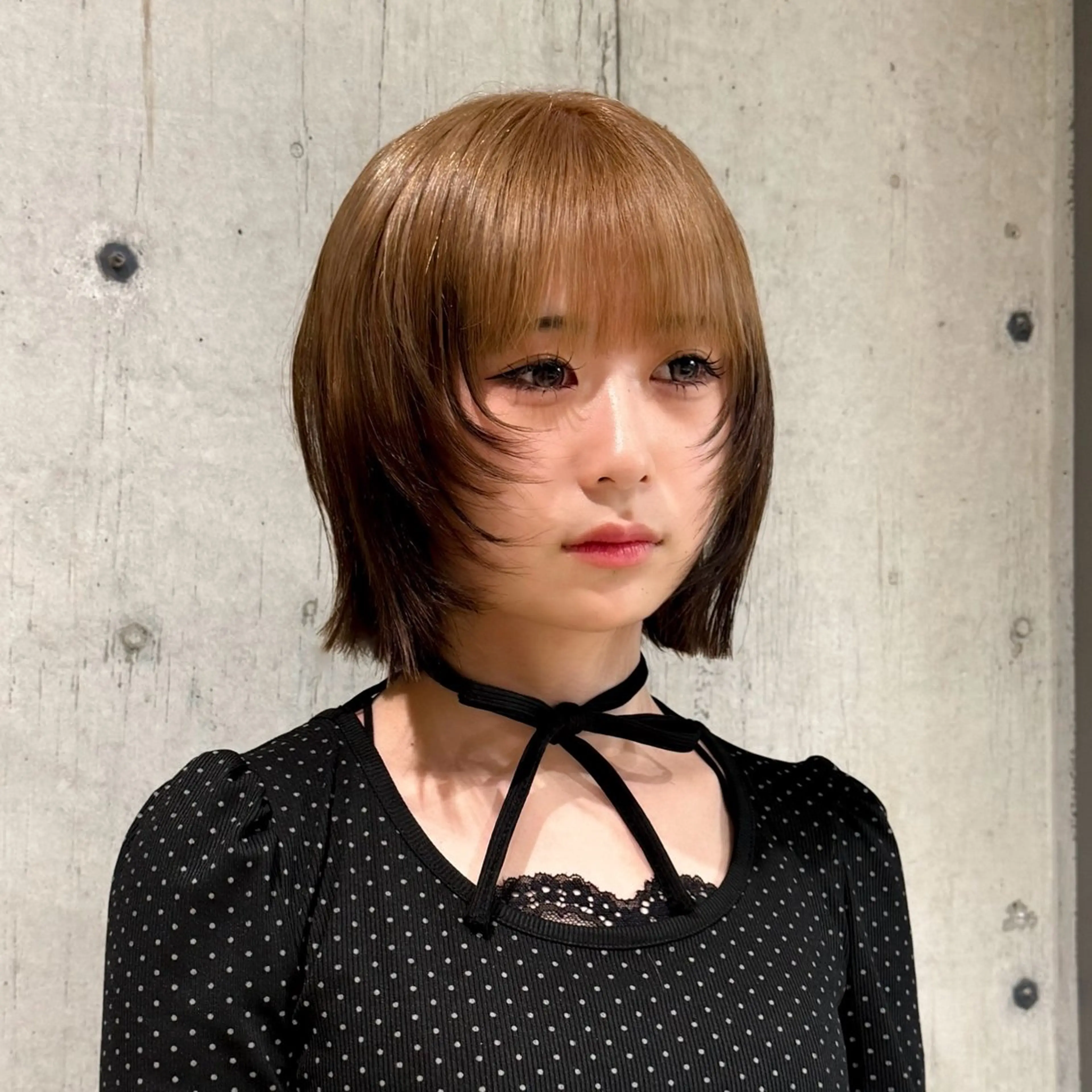 ショート カラー ボブレイヤー ベージュカラー ブリーチ ハイトーンカラー ハイトーンベージュ カット ヘアカラー トリートメント 透明感/血色カラー/ 下北沢レイヤー/ゆいのヘアスタイル