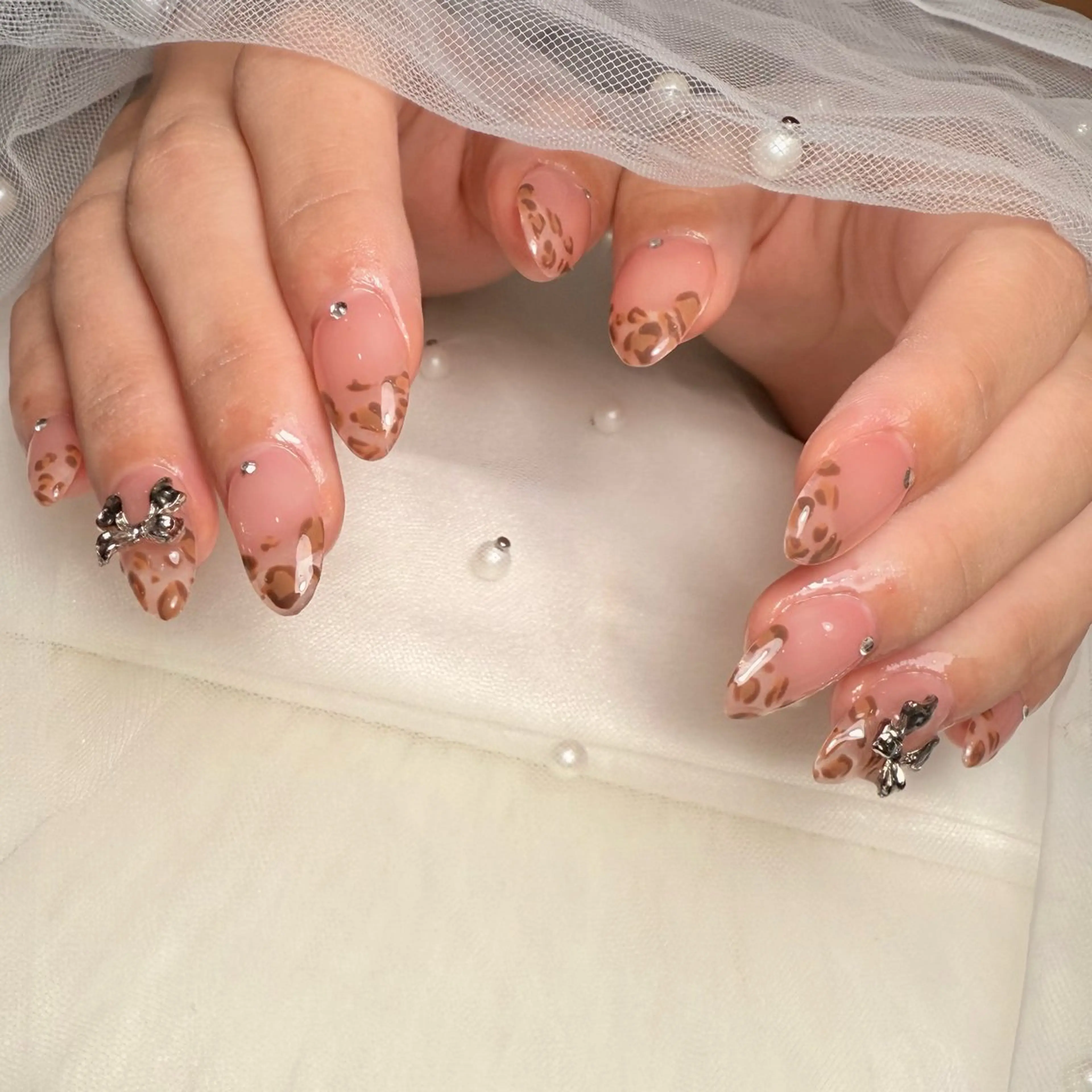 ネイル アニマル柄 フレンチネイル ガーリー 韓国ネイル ロングネイル ハンドネイル 🌹Belle Nail🌹のネイルデザイン