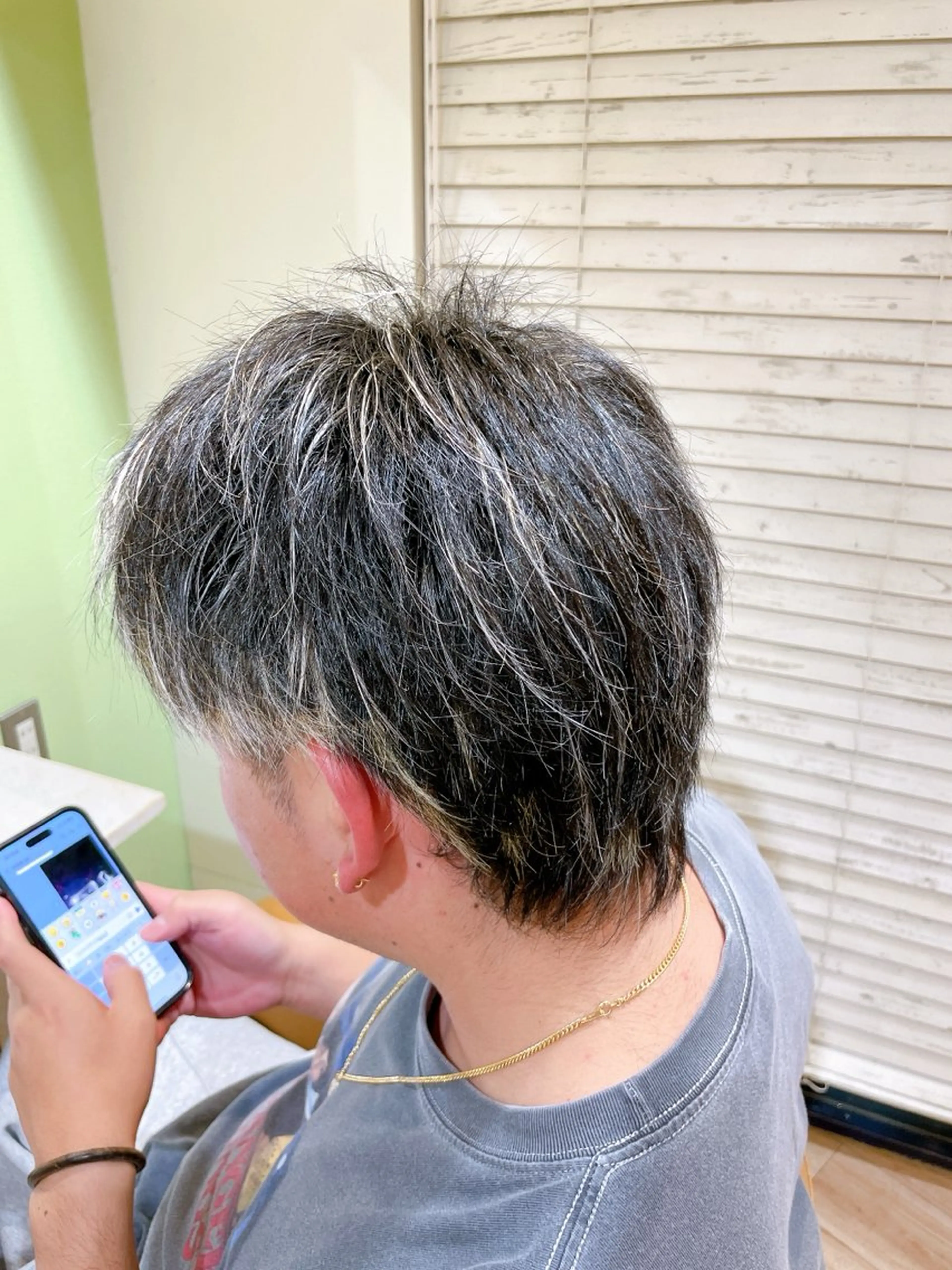 ショート カラー メッシュ 山本 貴之のヘアスタイル