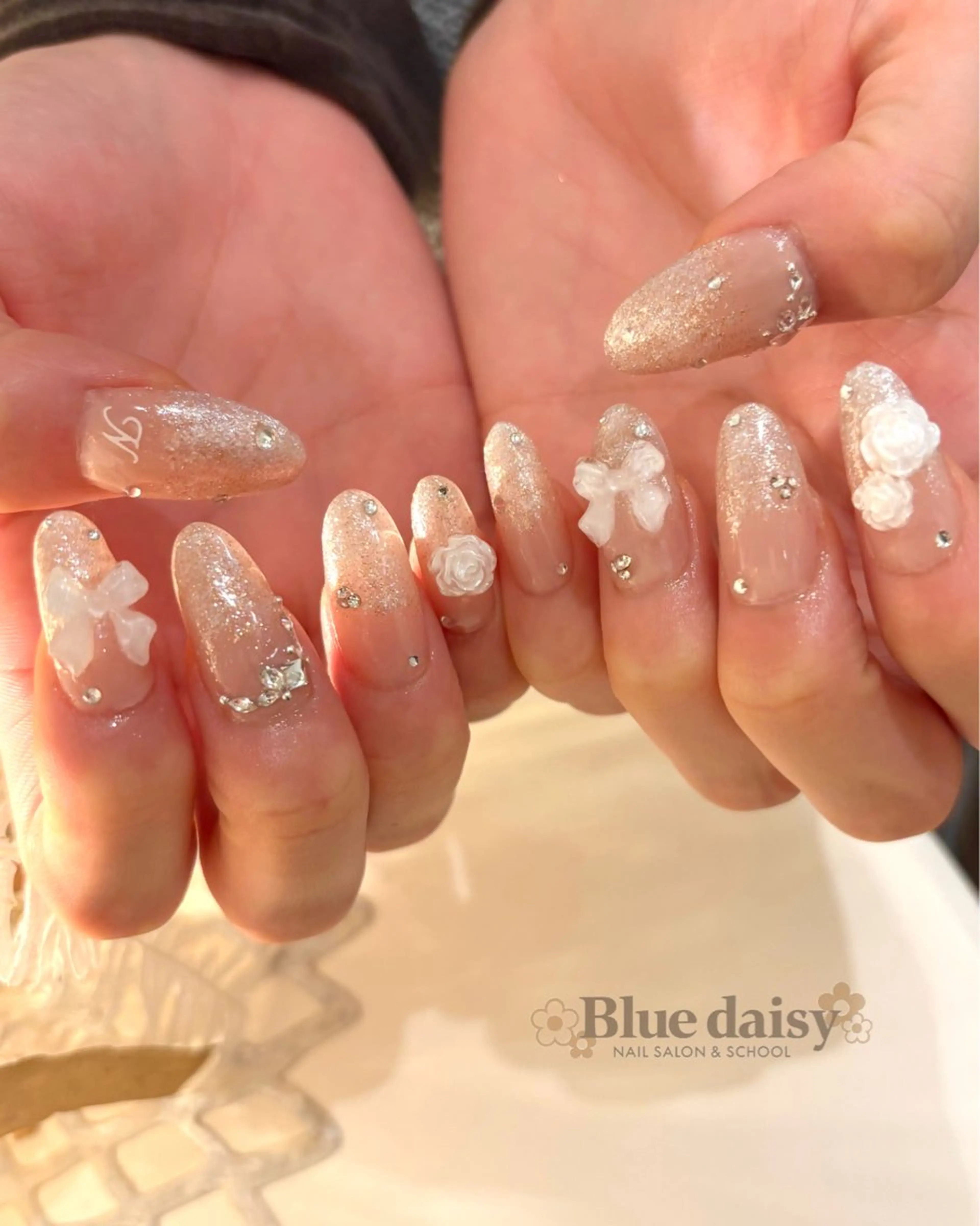 ネイル ジェルネイル マグネットネイル 持ち込み パラジェル ハンドネイル Blue daisy 栄本店のネイルデザイン