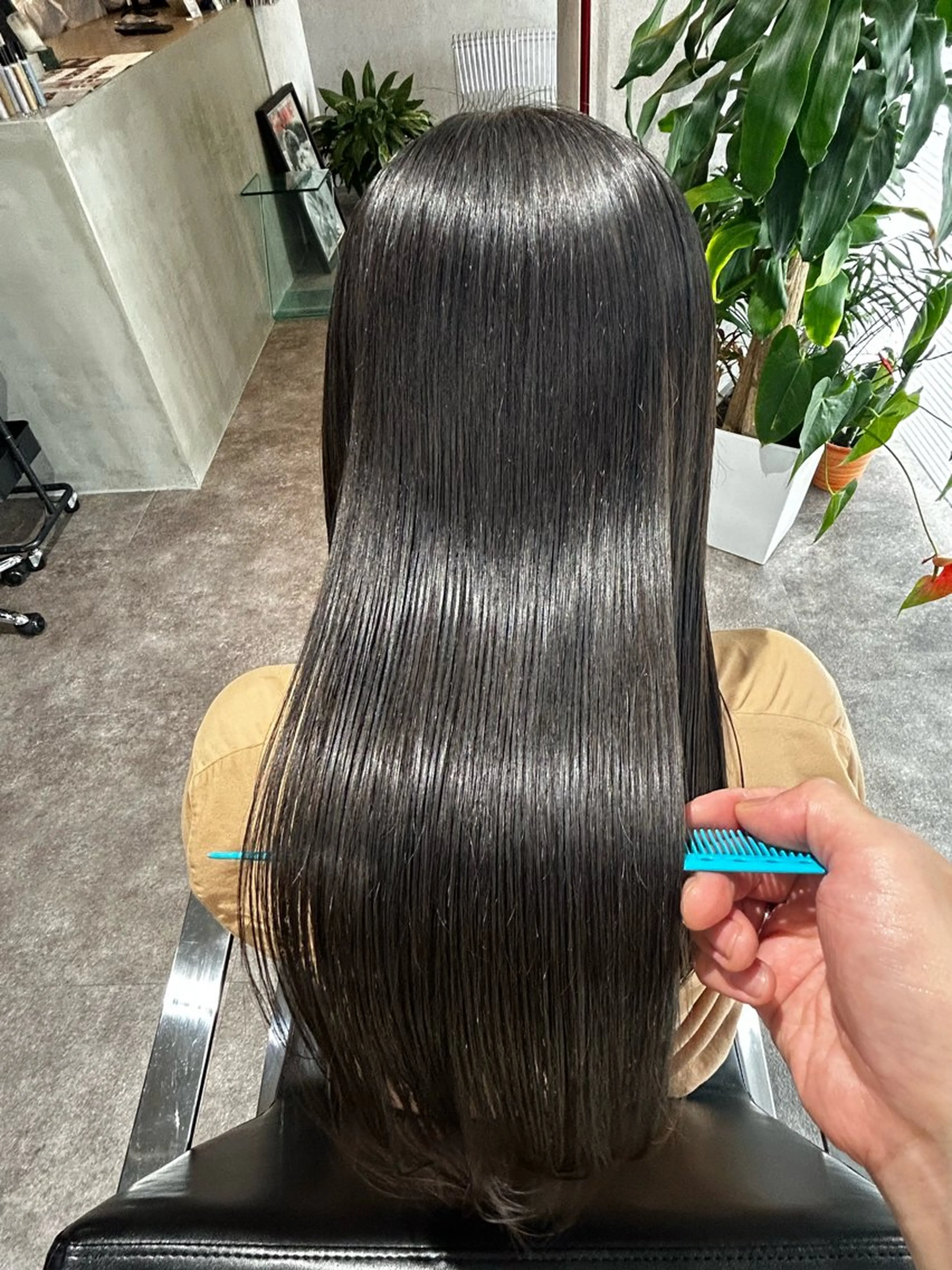 ロング アッシュ 髪質改善 トリートメント カット ヘアカラー トリートメント qpula クプラのヘアスタイル