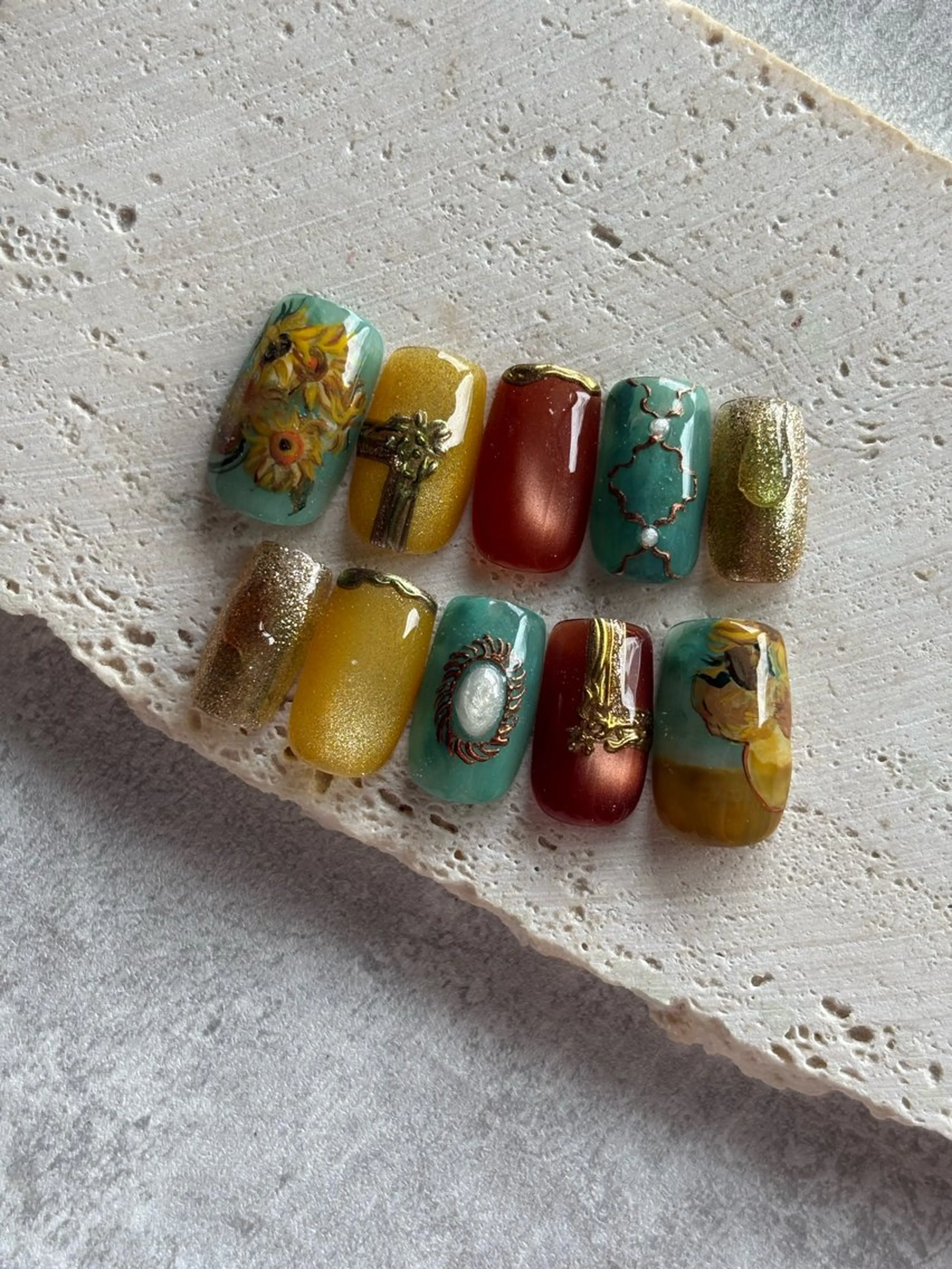 ネイル ハンドネイル FIORITURA Maikoのネイルデザイン
