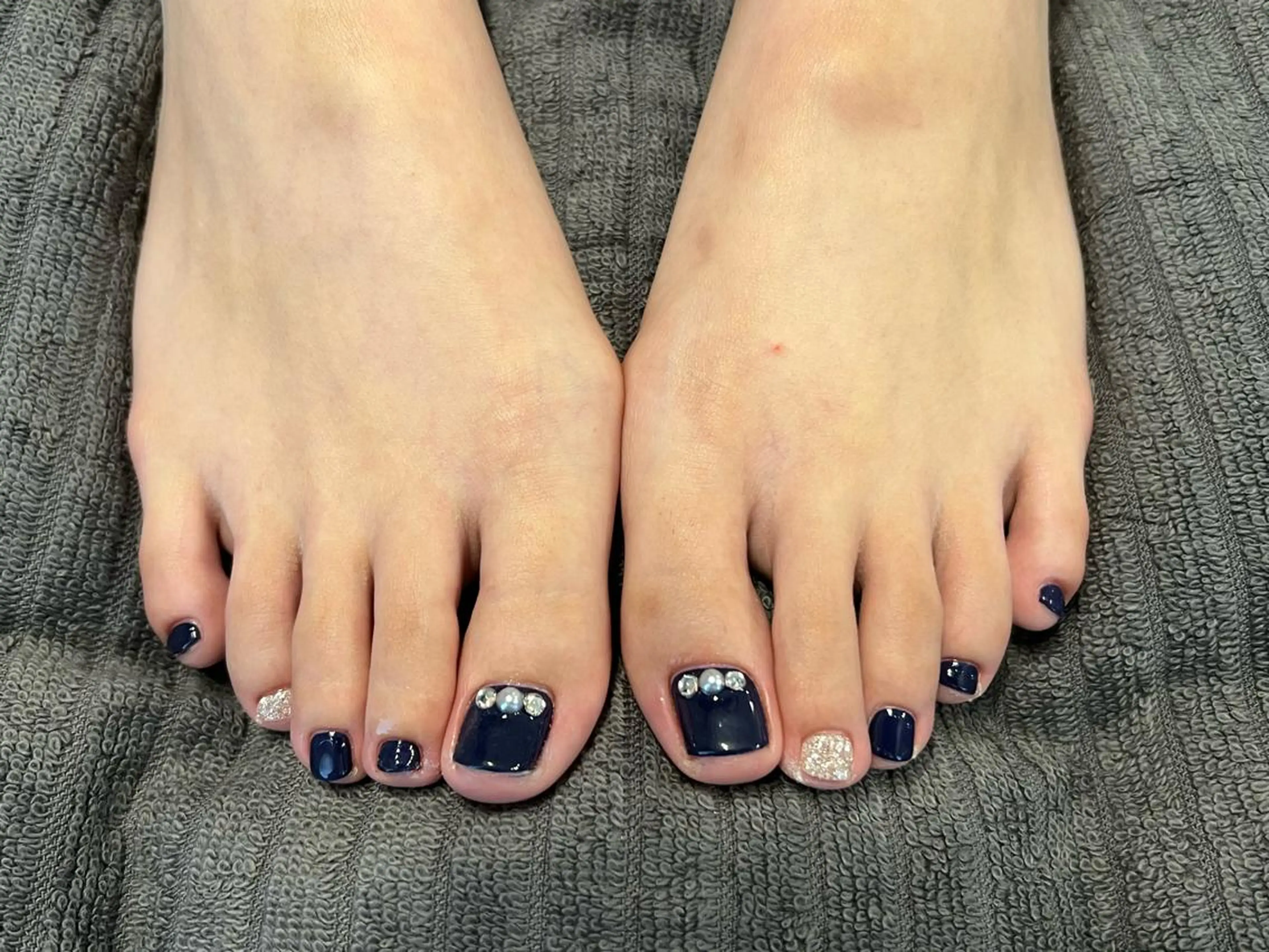 ネイル フットネイル HENRIETTA NAILSALONのネイルデザイン