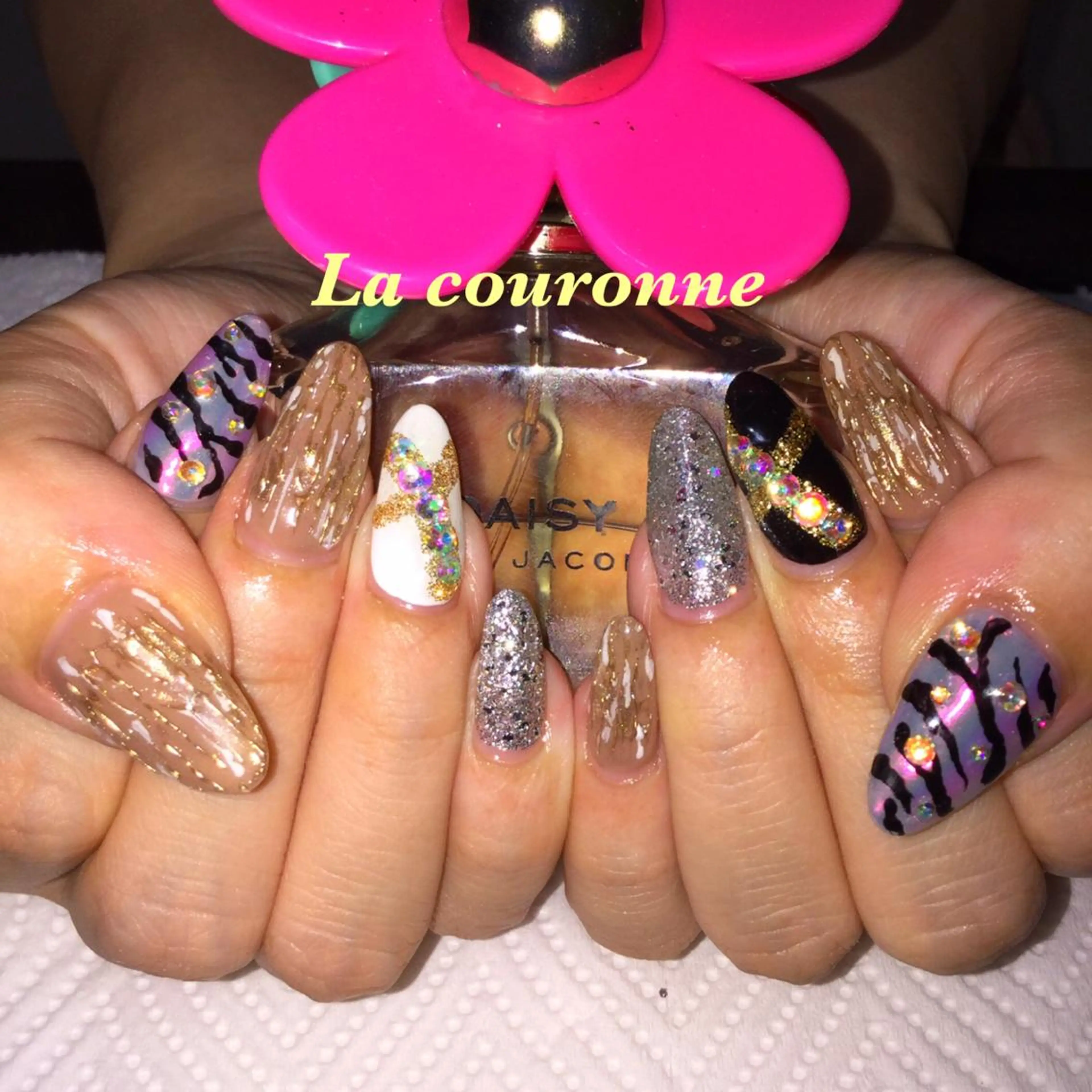 ネイル ハンドネイル Lacouronne NATSUMIのネイルデザイン