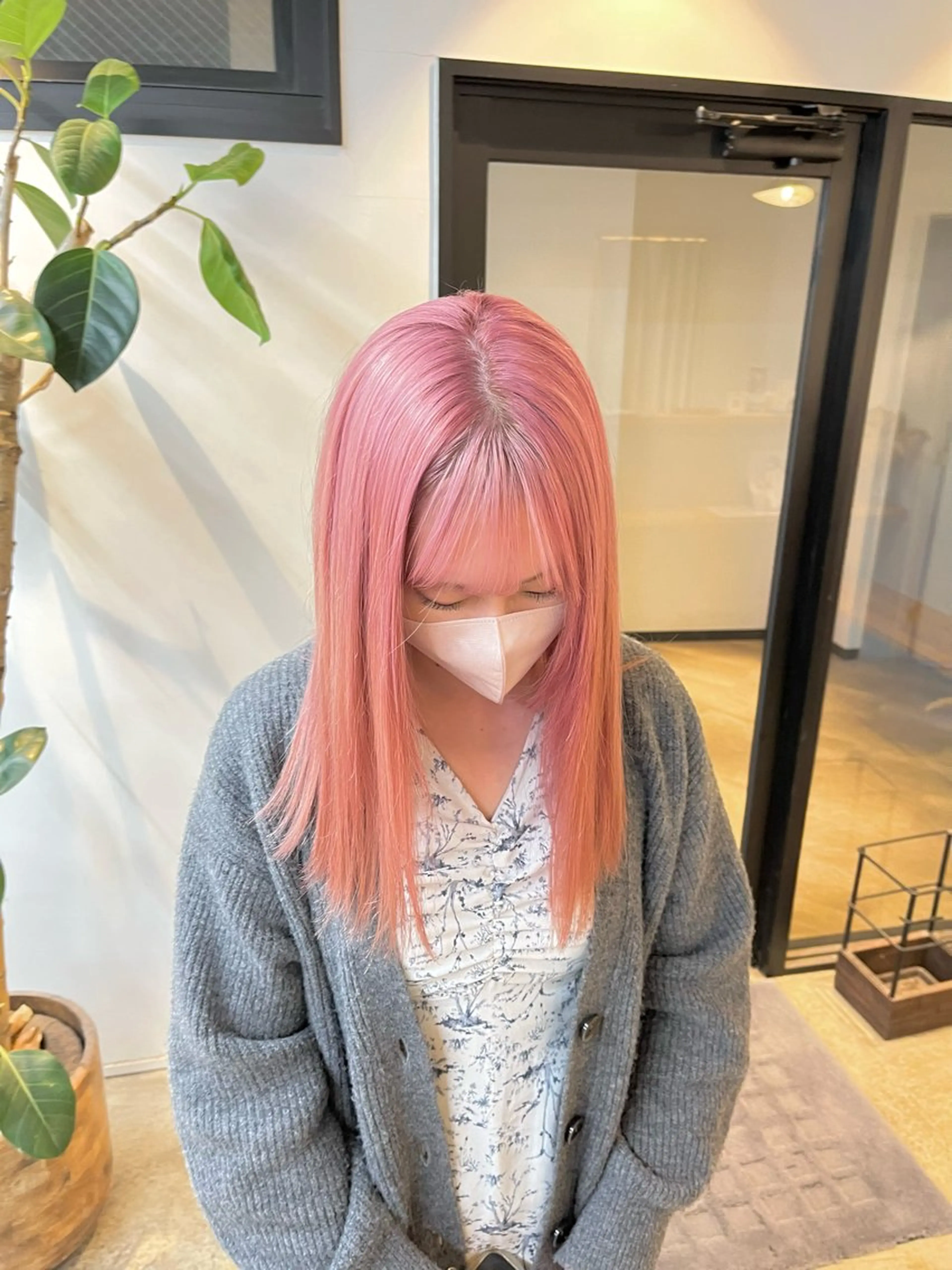 セミロング カラー ヘアカラー ハイトーンカラ ー/小川のヘアスタイル