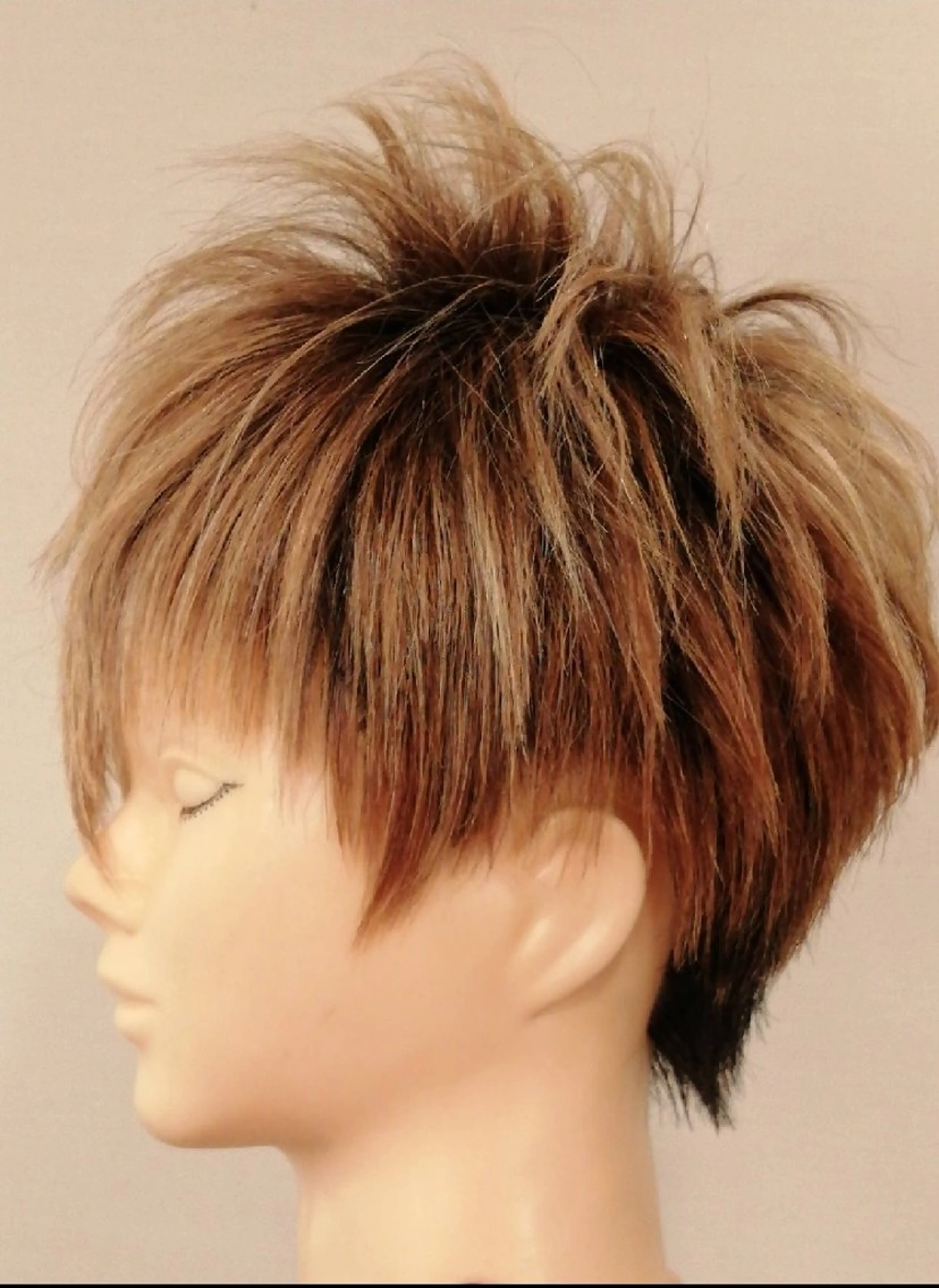 ショート カラー D/i所属・D/i |Y/no. 〈夜スパ17時〜〉のヘアスタイル