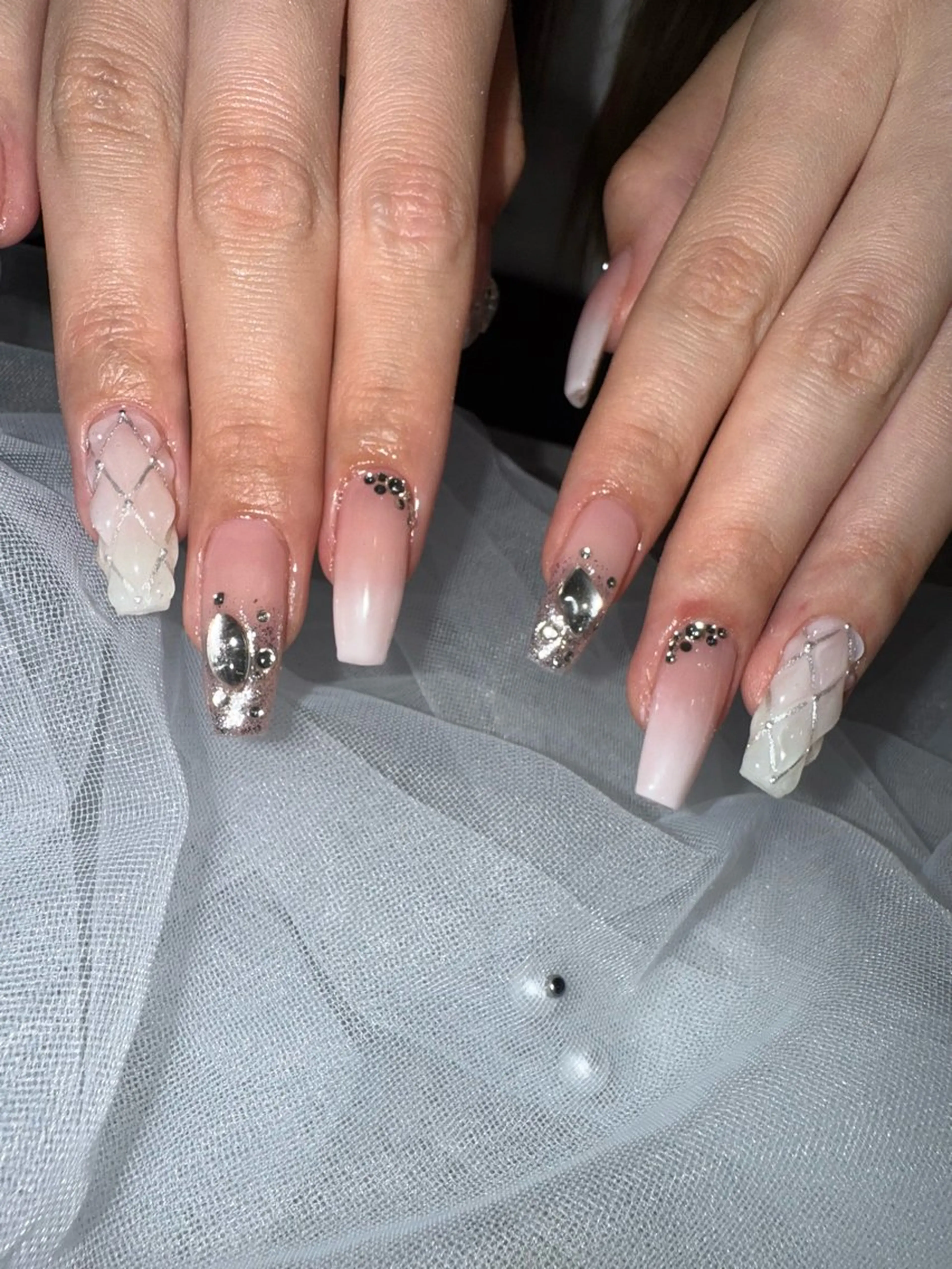 ネイル 持ち込み ハンドネイル Raviliss ♡のネイルデザイン