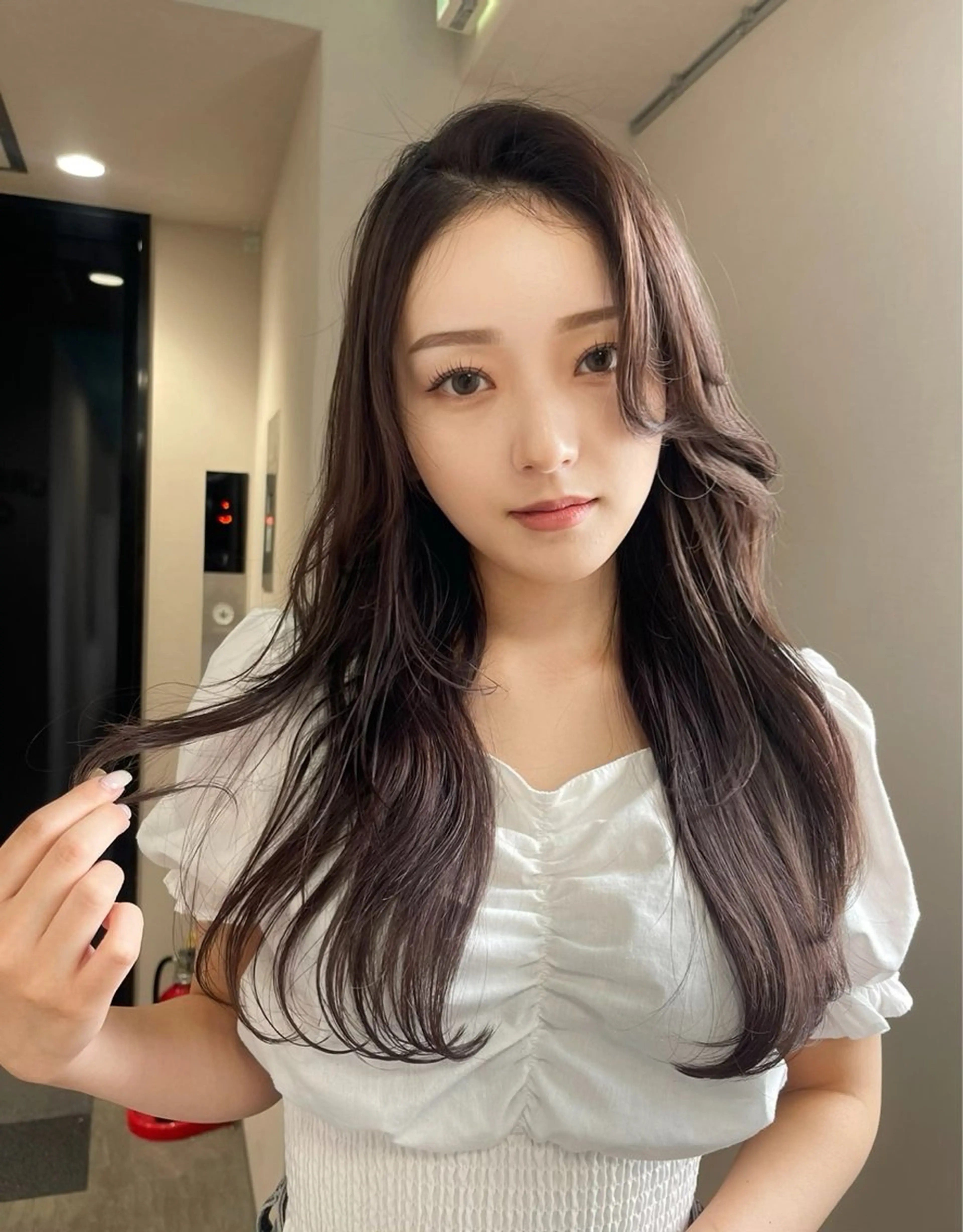 ロング カラー 韓国風ヘア レイヤーカット トリートメント カット ヘアカラー PARK by CREAM所属・松井那津子 /ハイライトブリーチのヘアスタイル