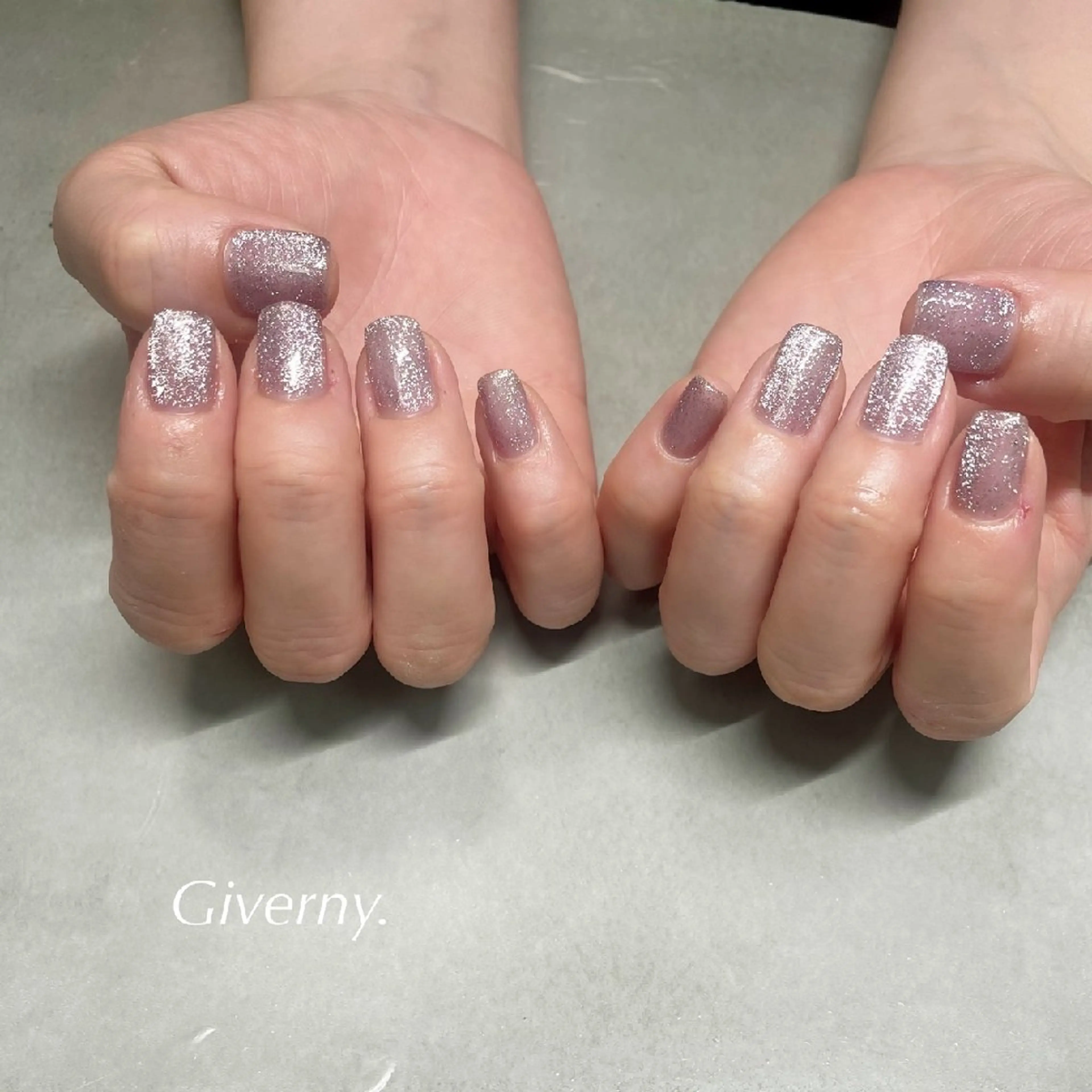 ネイル マグネットネイル ワンカラーネイル 夏ネイル ハンドネイル Giverny .のネイルデザイン