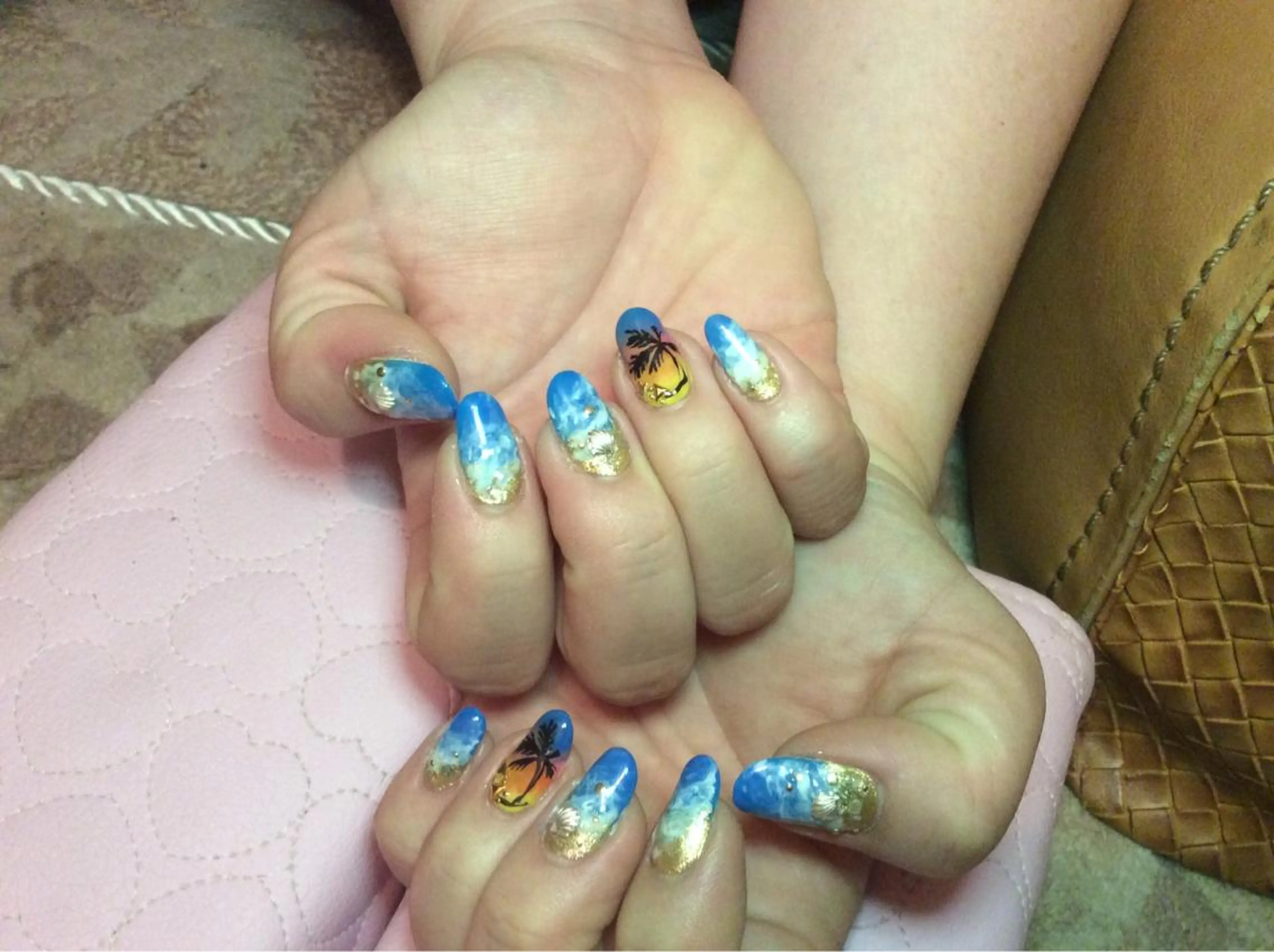 ネイル フラワー ムーンのネイルデザイン