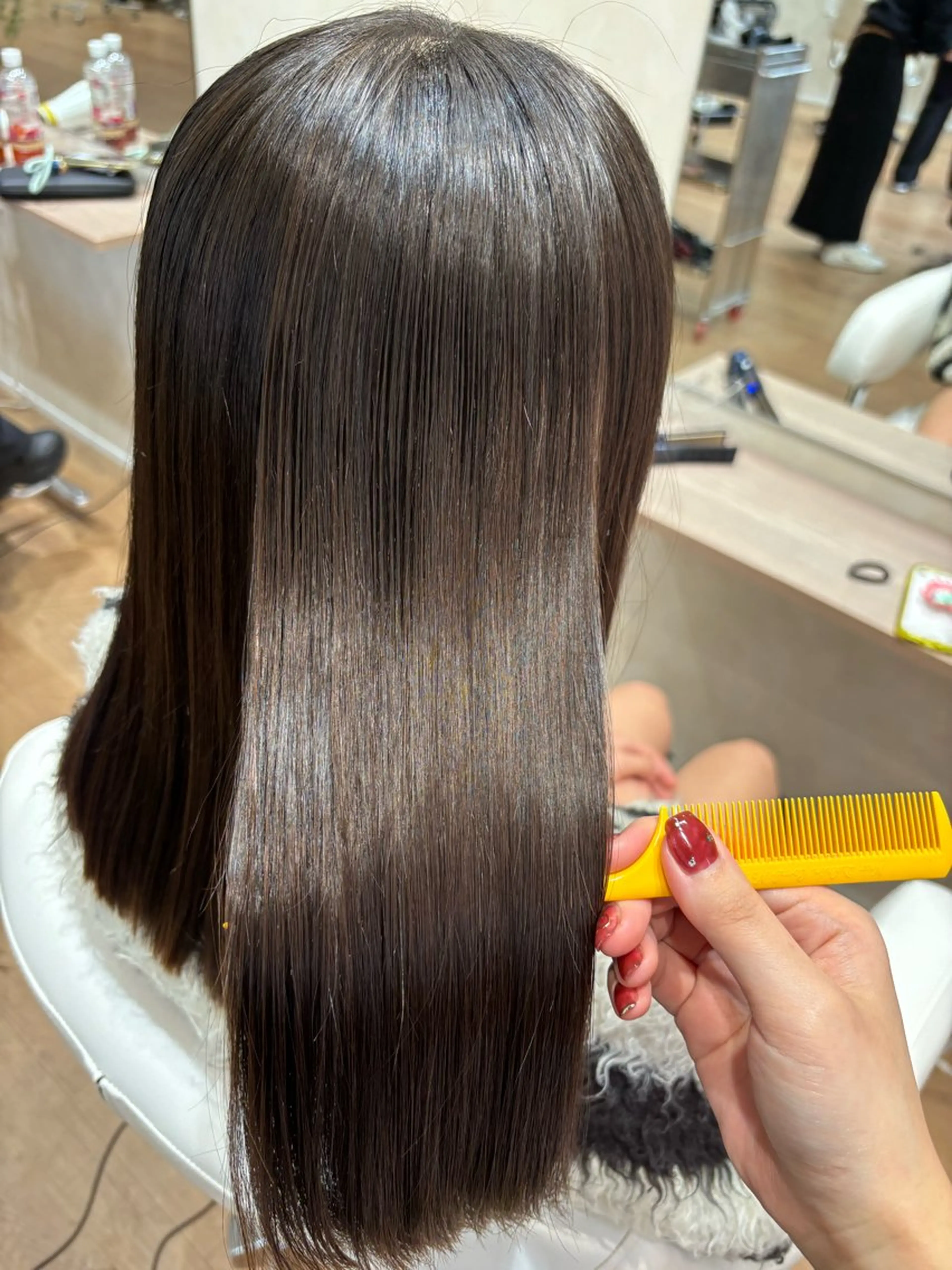 セミロング 林 美月のヘアスタイル