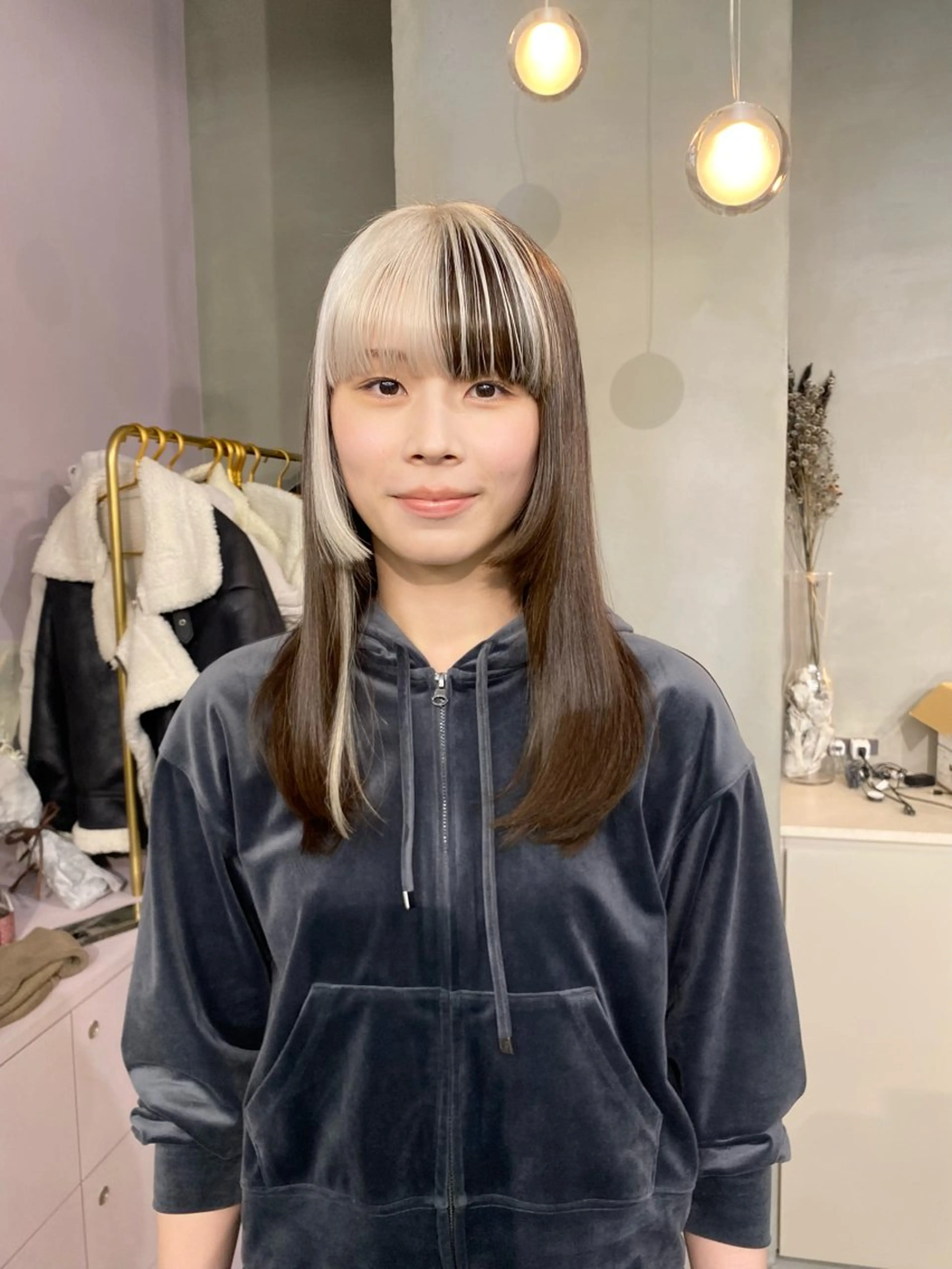 セミロング カラー ヘアカラー 前橋 姫奈のヘアスタイル