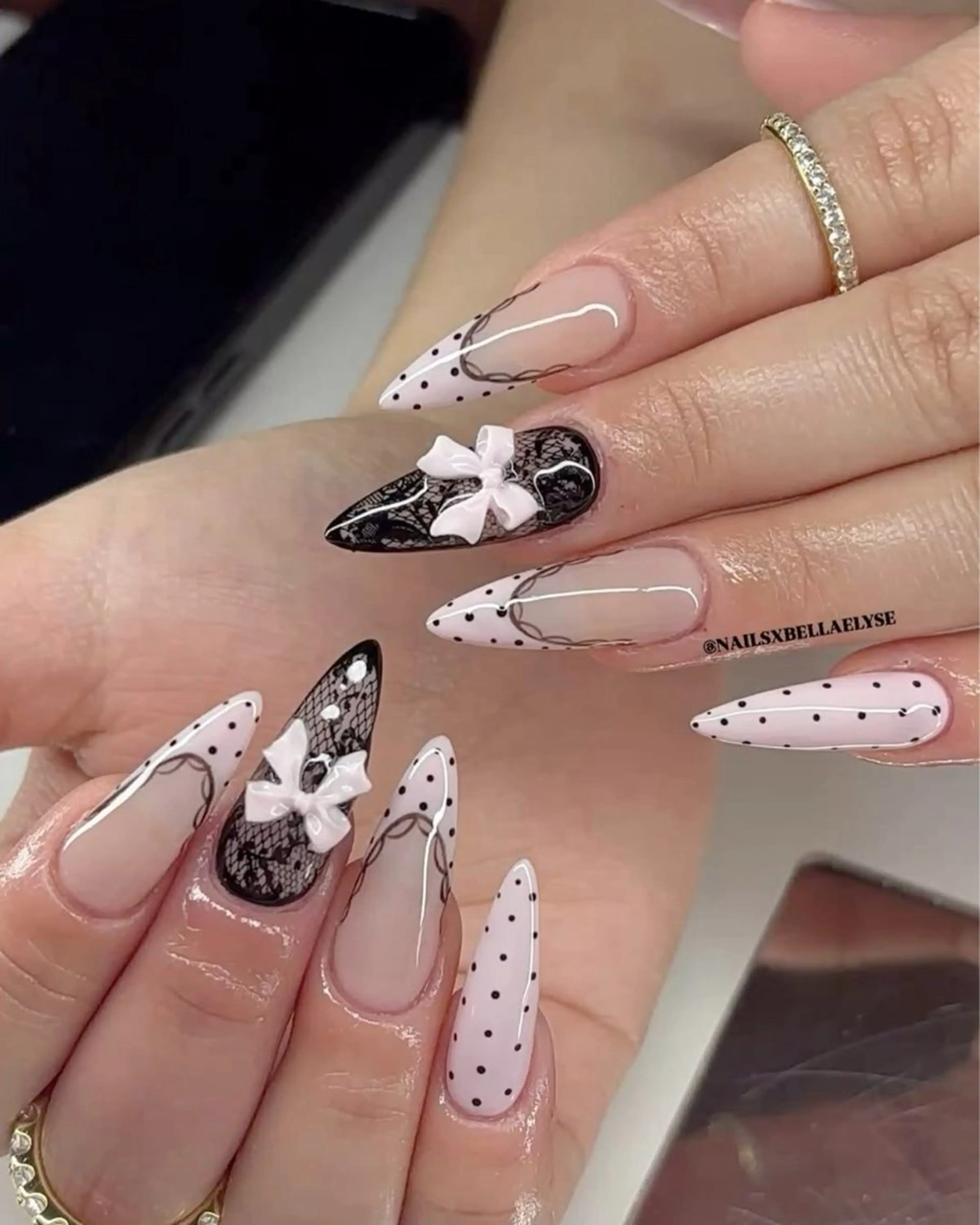 ネイル フレンチネイル キラキラネイル 韓国ネイル シンプルネイル ワンホンネイル ハンドネイル MEI Nailのネイルデザイン