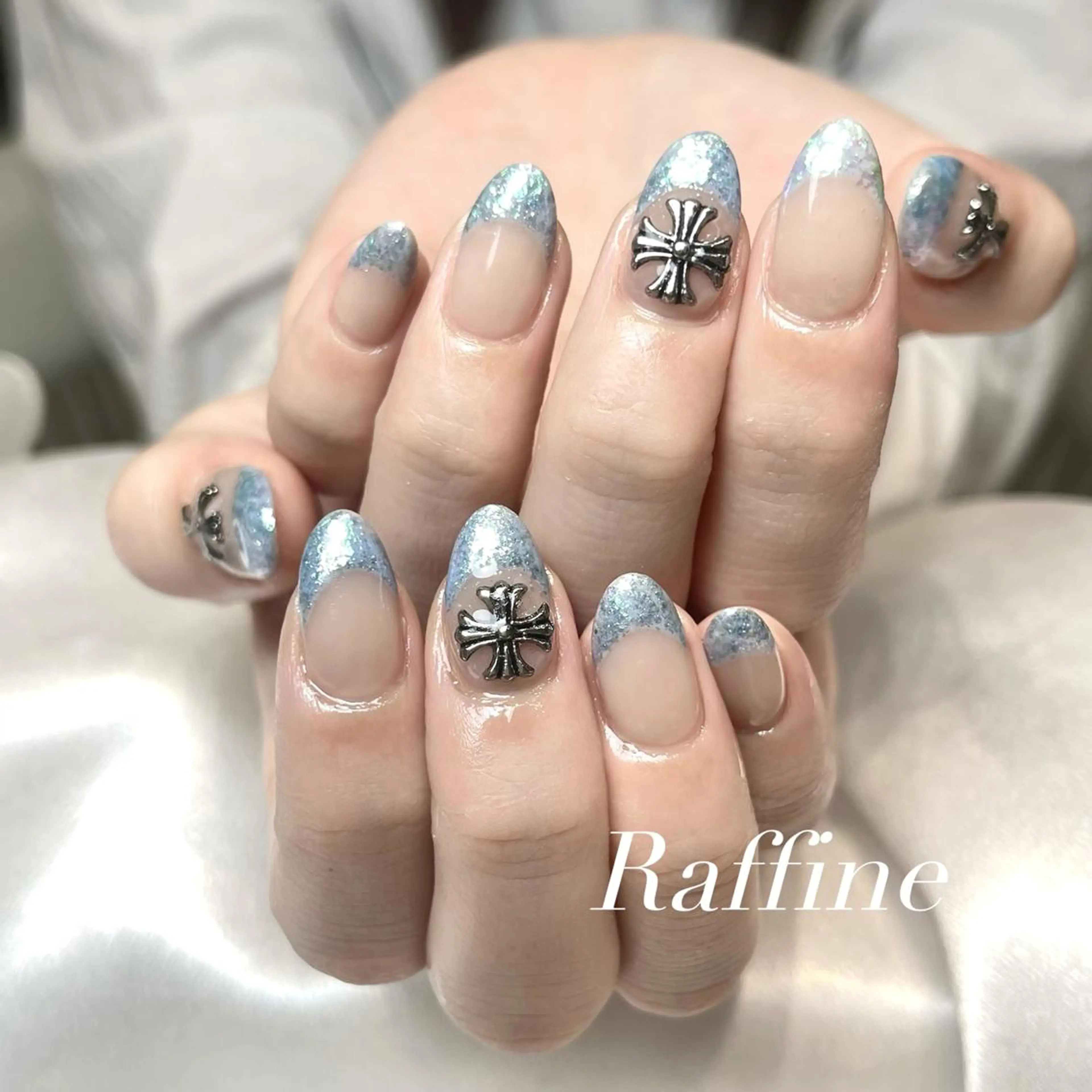 ネイル RAFFINE haru🦋🩵のネイルデザイン