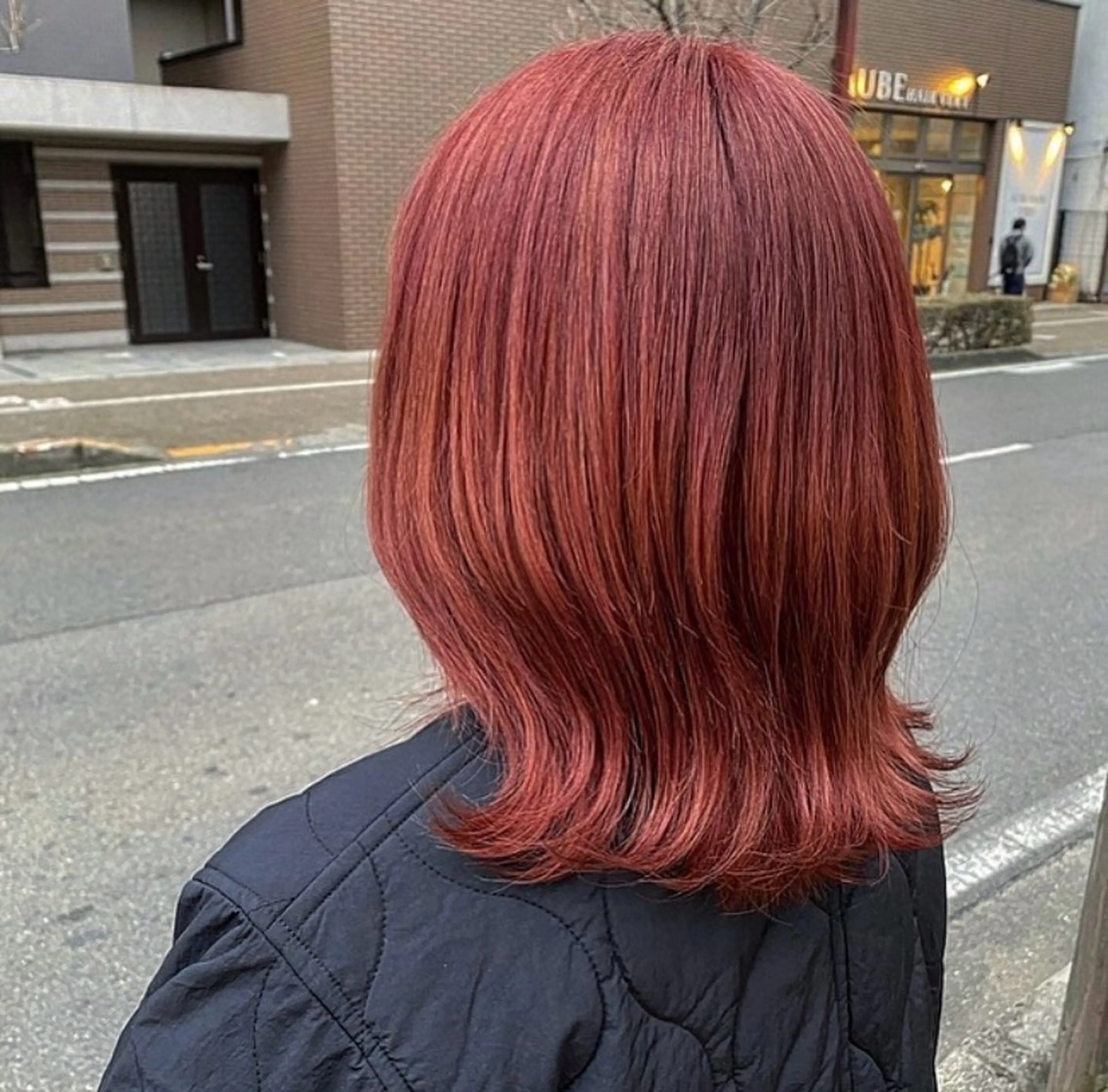 ミディアム カラー ブリーチ カシス インナーカラー ピンクカラー miyu .のヘアスタイル