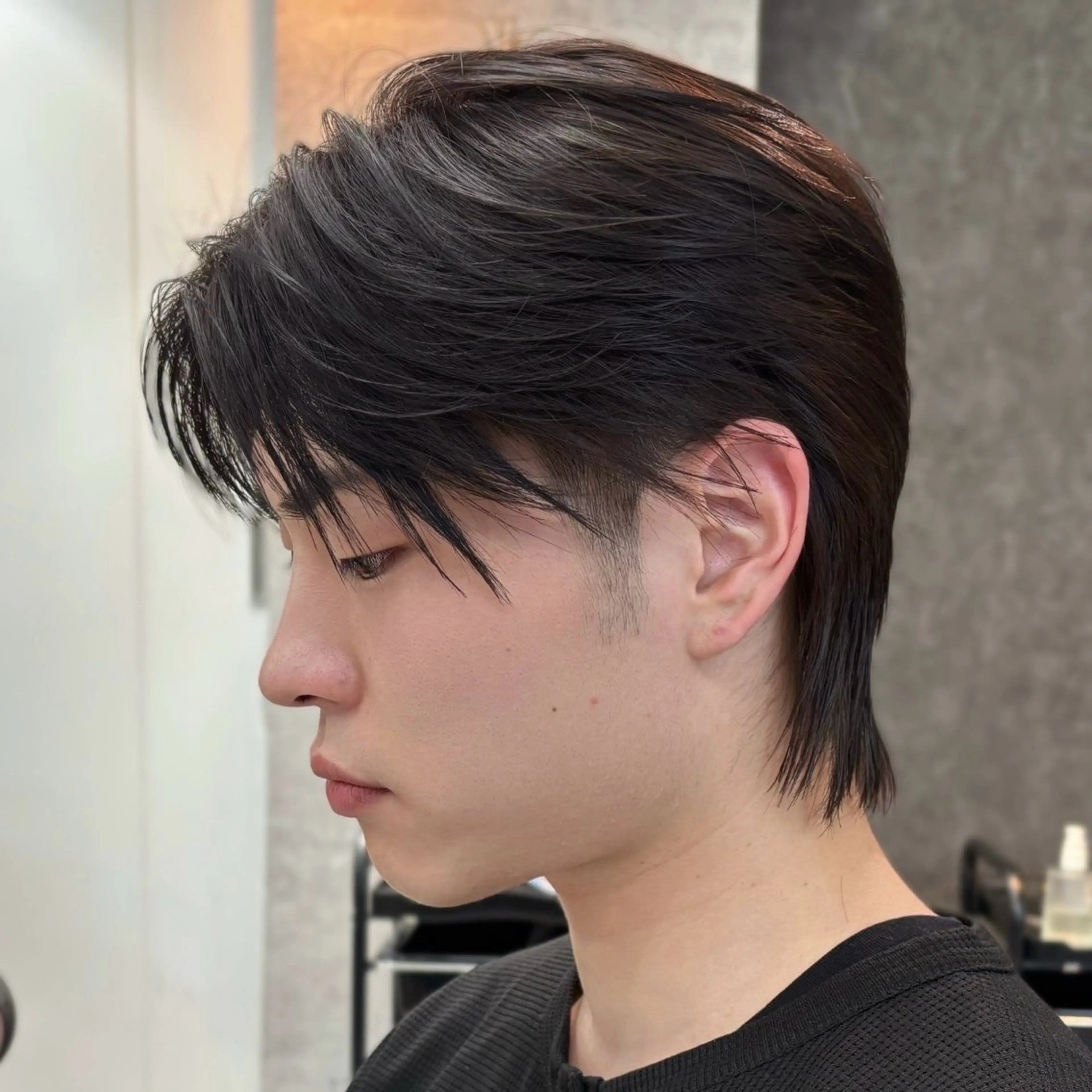 メンズ センターパート ダウンパーマ カルマパーマ マッシュ メンズパーマ 新宿/韓国レイヤー/ 顔まわり/メンズヘアのヘアスタイル