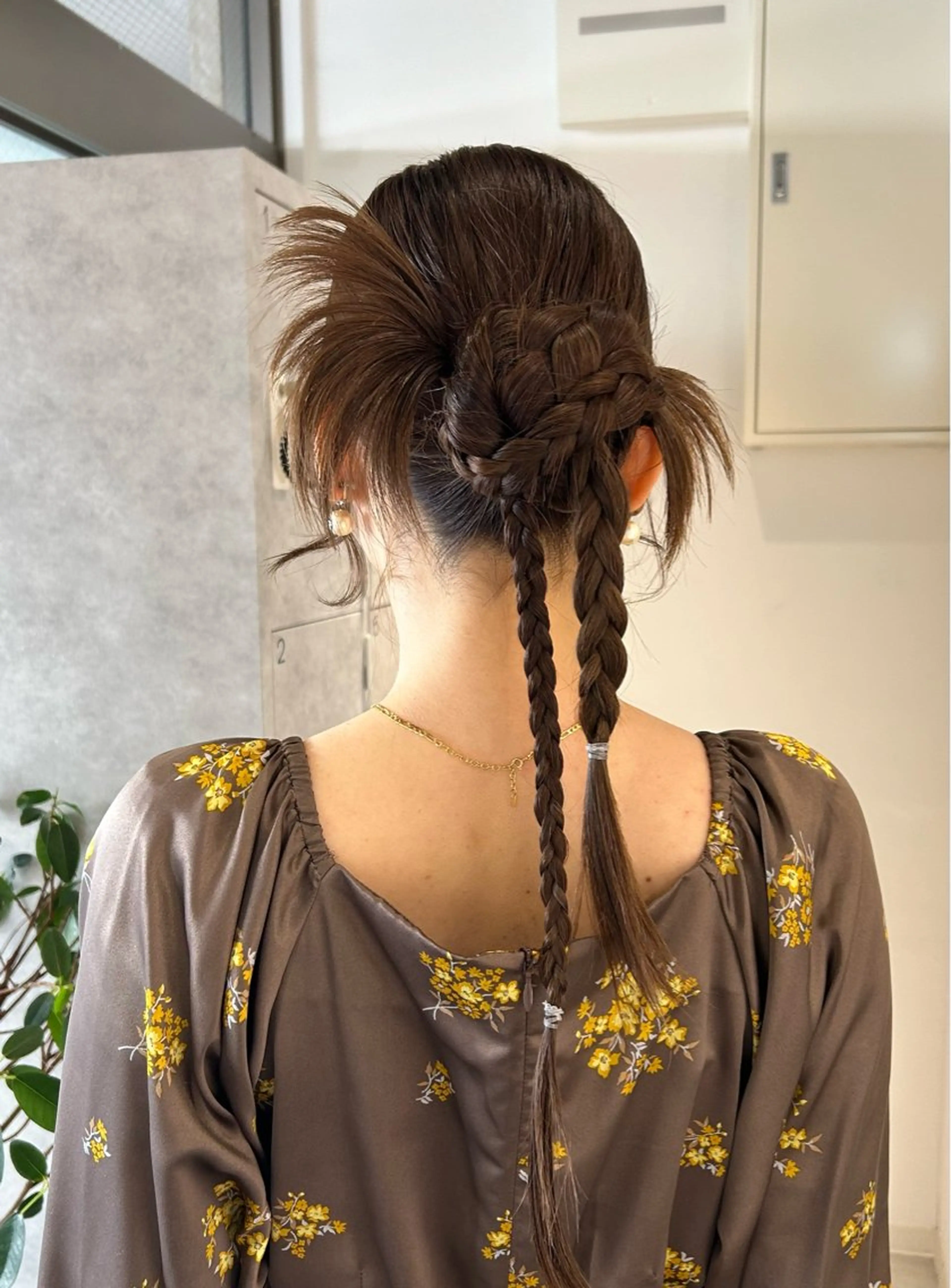 ヘアアレンジ Nana/透けカラー ×似合わせカットのヘアスタイル