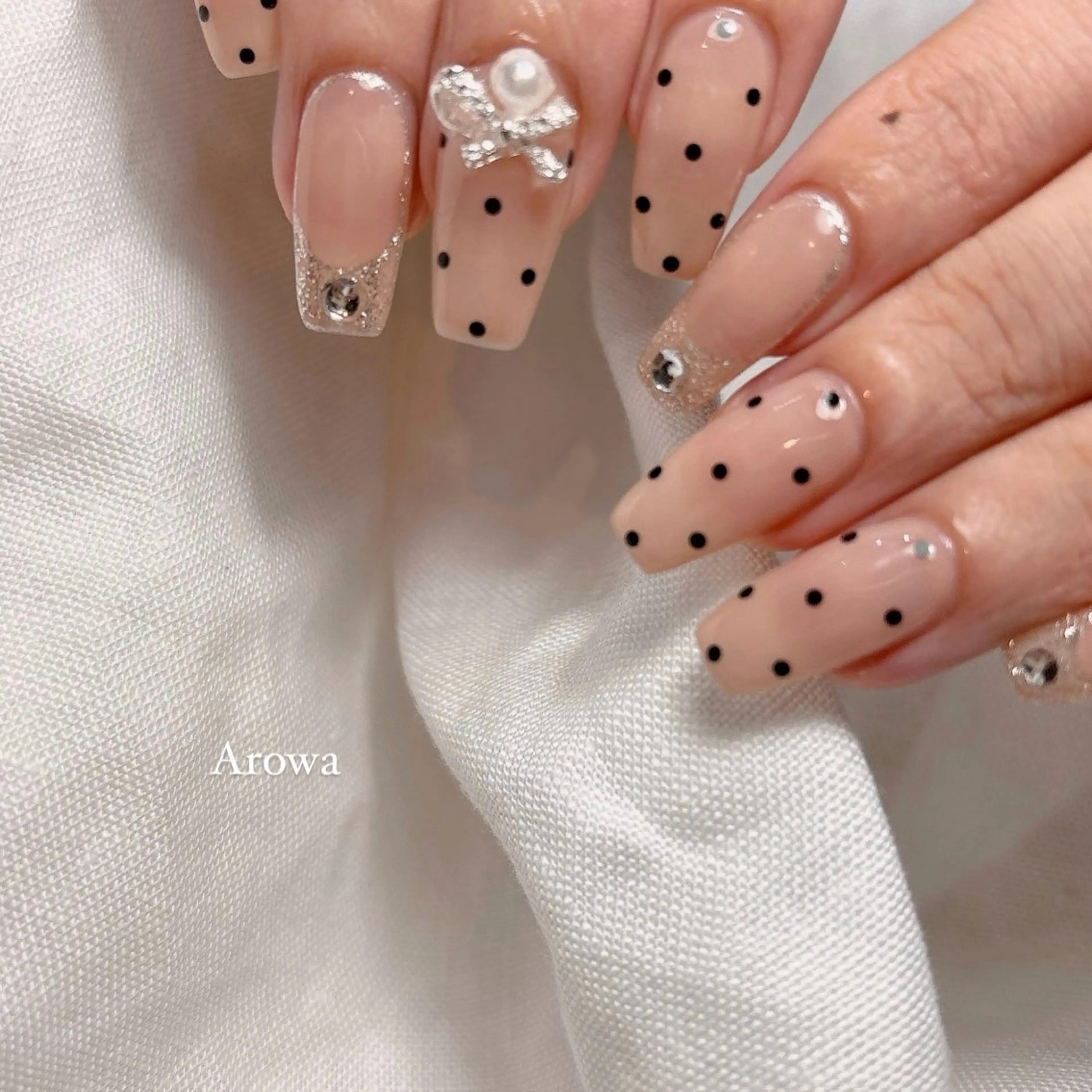 ネイル ドット 持ち込み リボン ハンドネイル Arowa 伊田のネイルデザイン