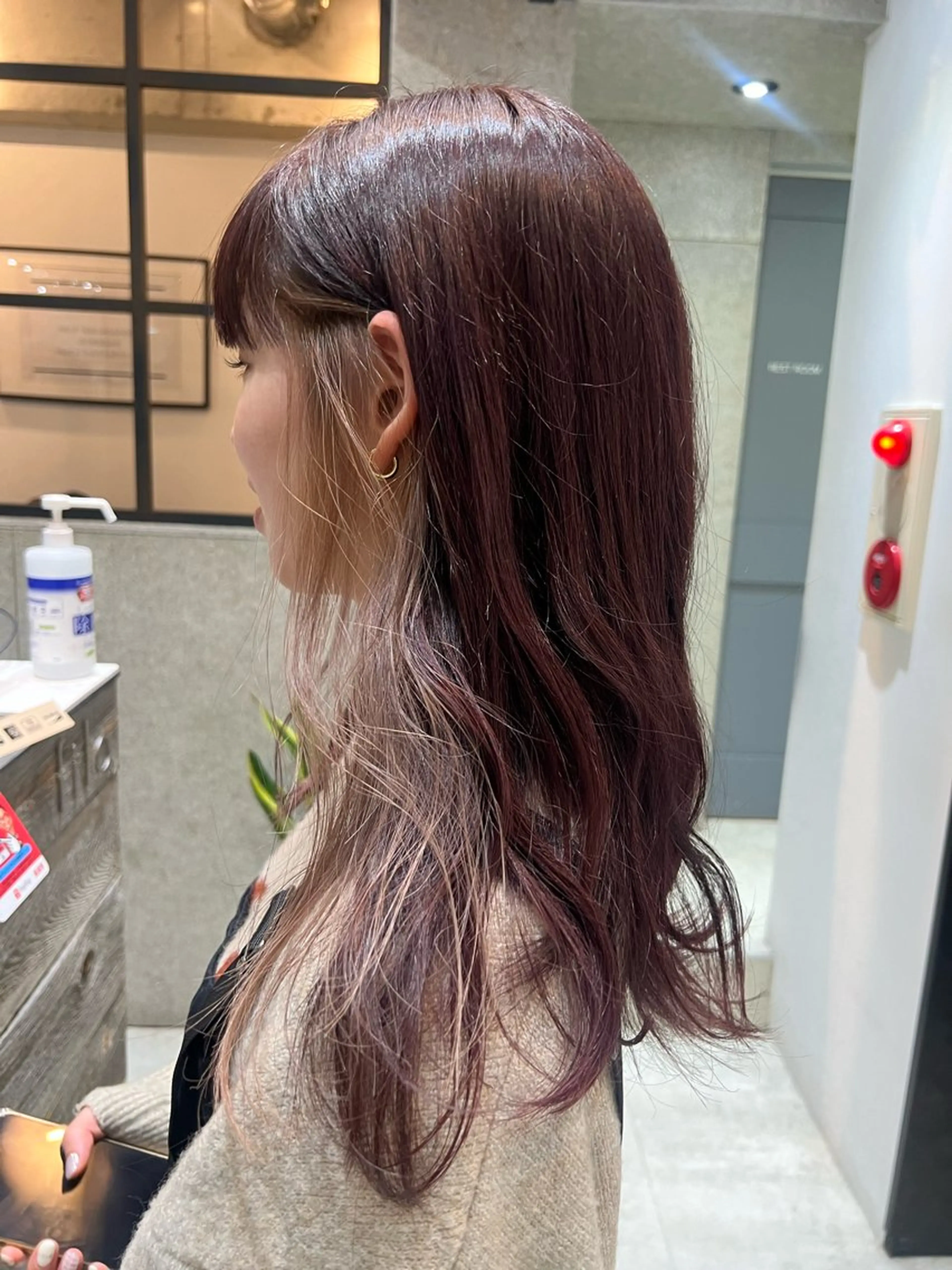 ロング カラー アディクシーカラー ベージュカラー ブラウンカラー ミルクティーベージュ ピンクカラー カット ヘアカラー 🌿ニュアンス/髪質 改善🌿Fukudaのヘアスタイル