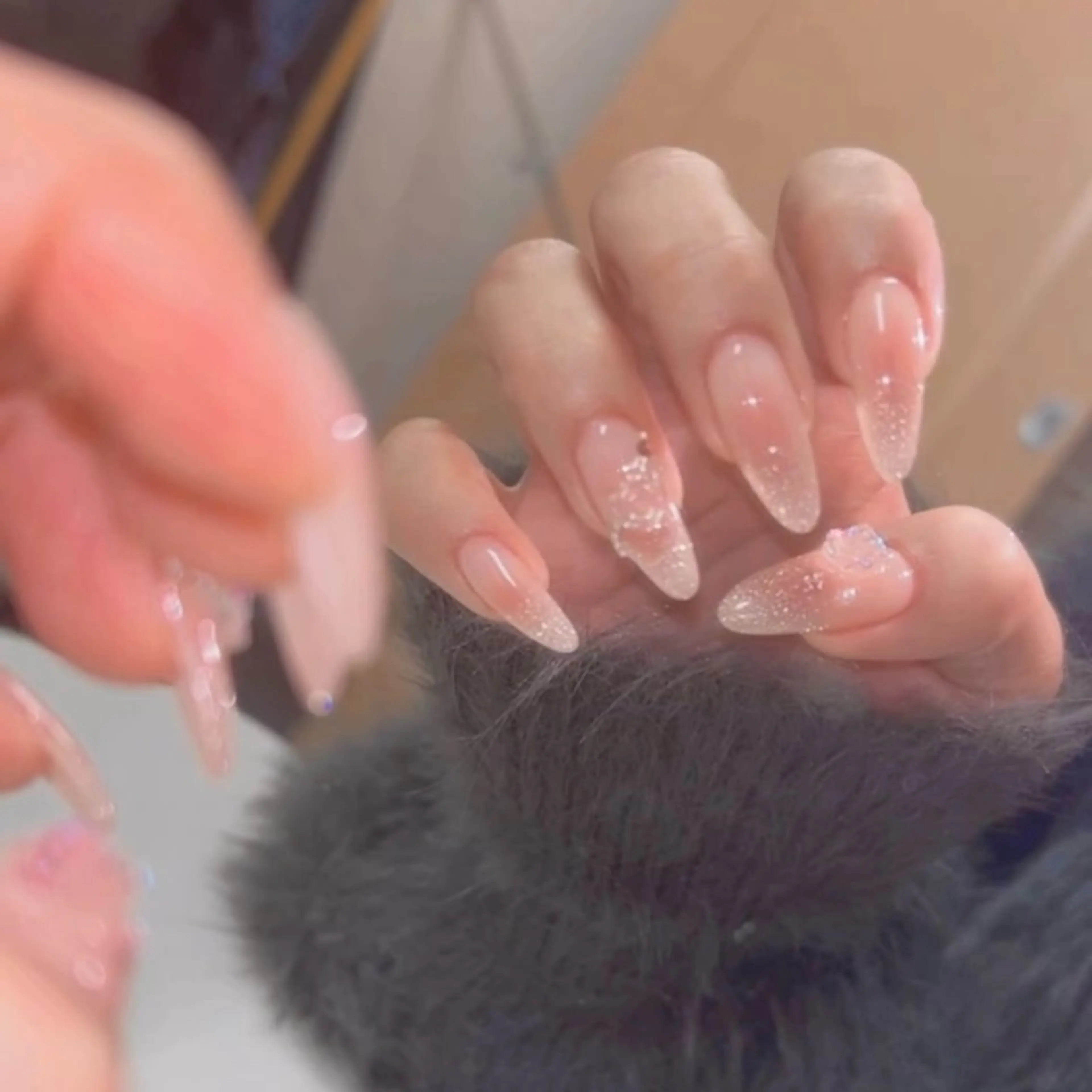 ネイル チークネイル フラッシュネイル グラデーション ハンドネイル NANA HARUKAのネイルデザイン