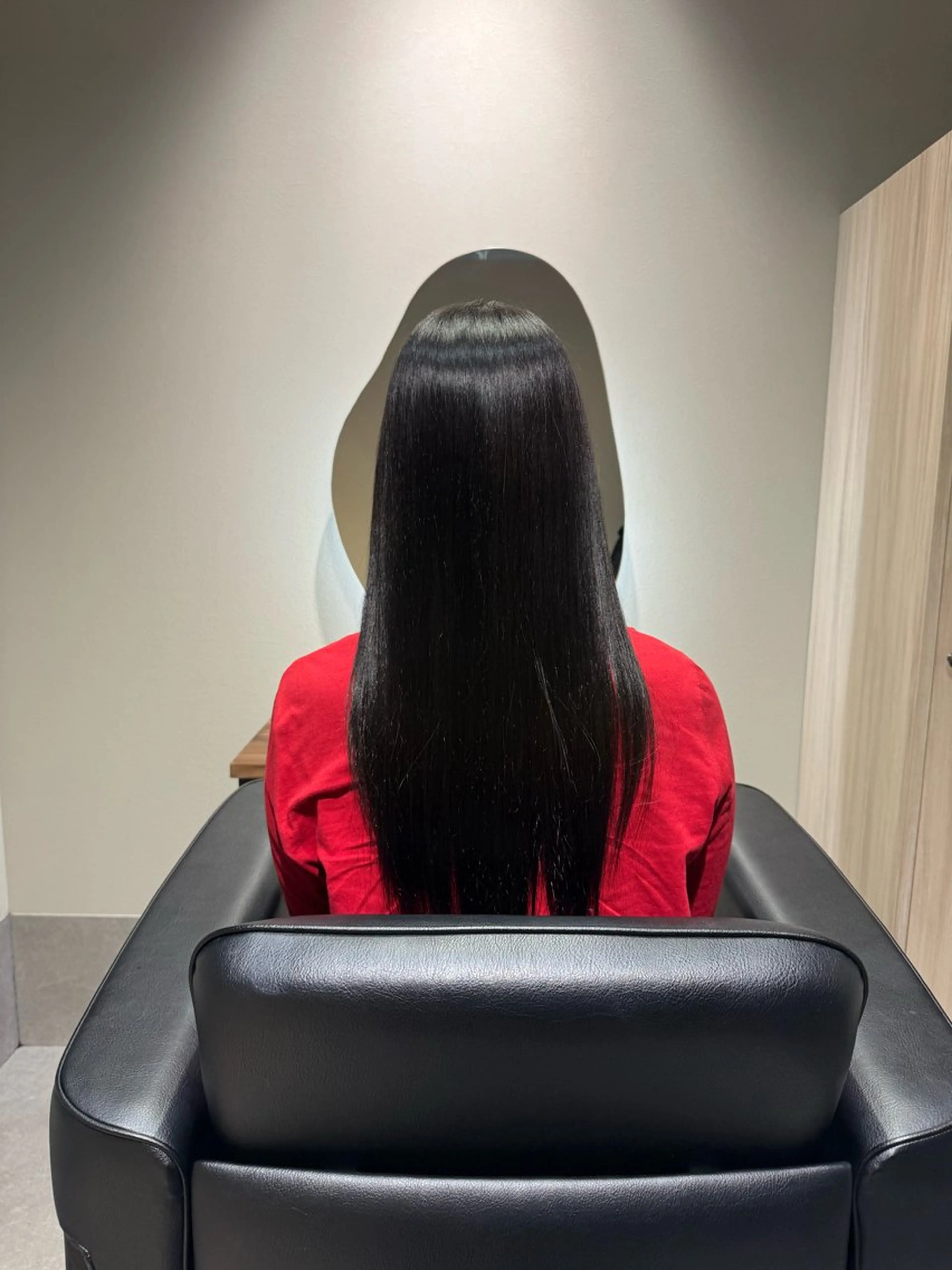 ロング NAVY 橋本心 縮毛矯正のヘアスタイル