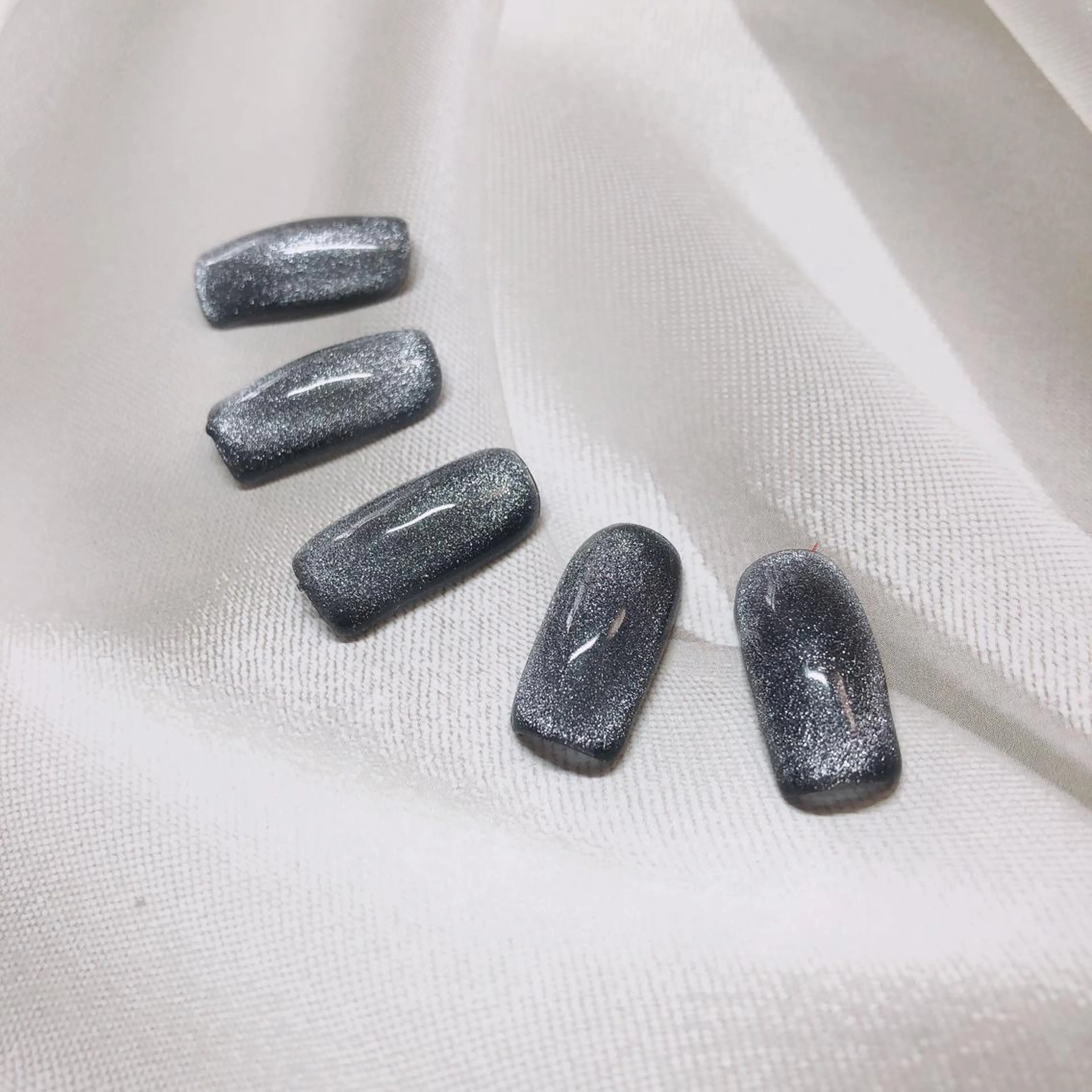 ネイル マグネットネイル 結城 怜菜のネイルデザイン