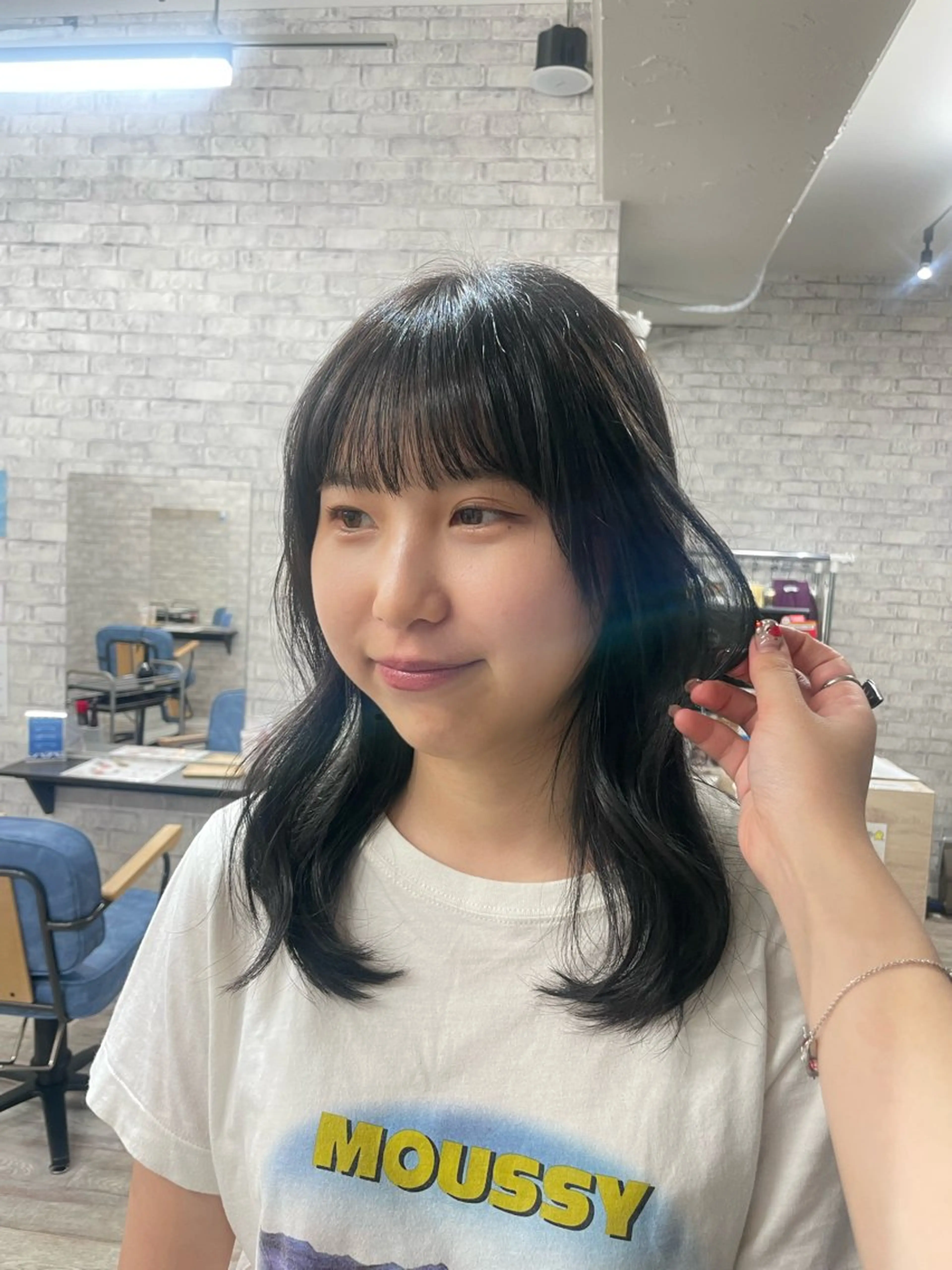 ミディアム カラー ヘアアレンジ カット MOMO艶髪 🩵モテカラーのヘアスタイル