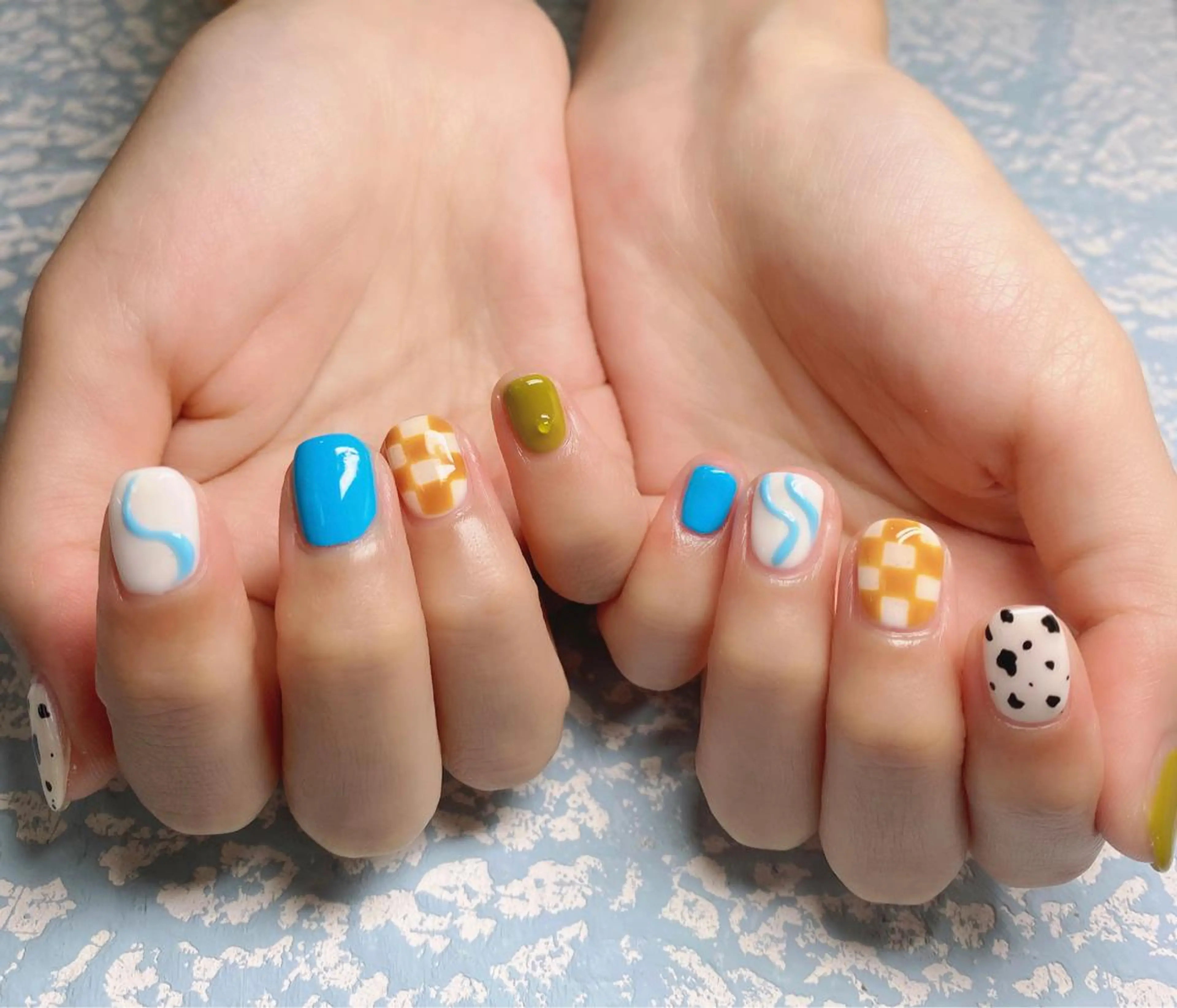 ネイル 🦋 Queenieのネイルデザイン